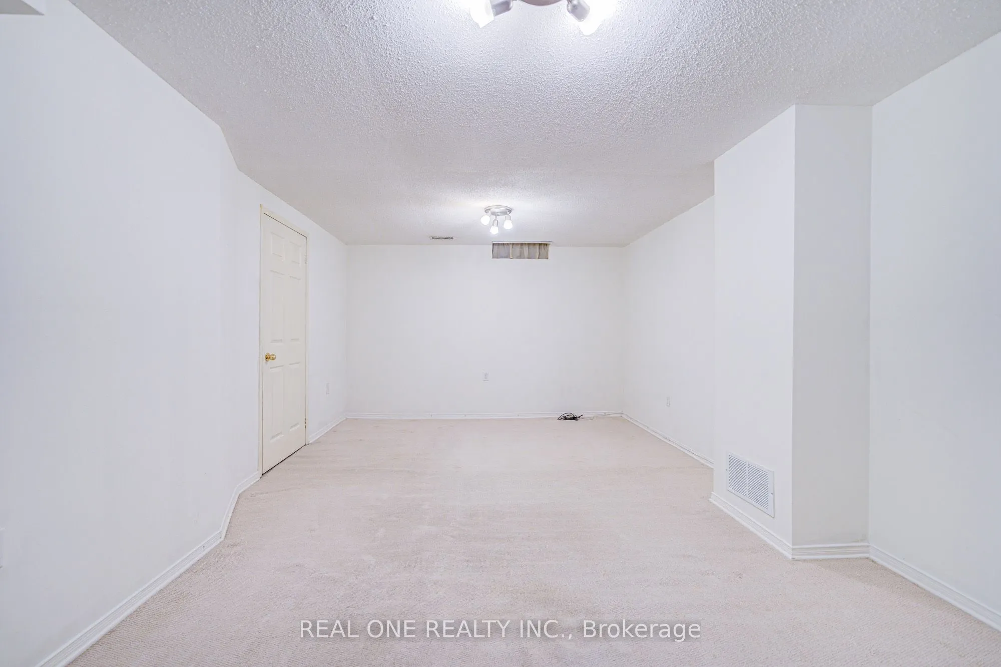 2899 Westbury Court