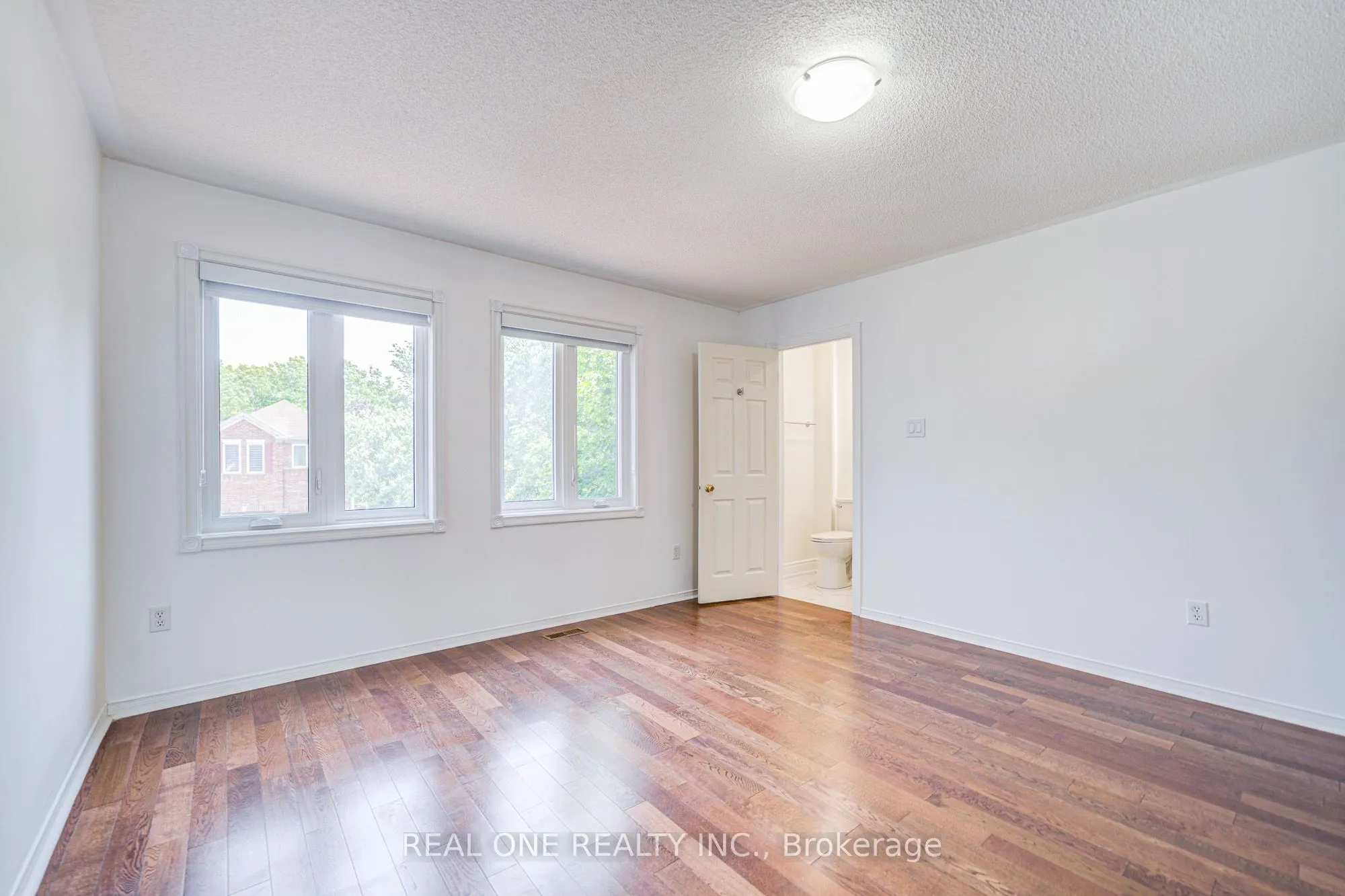 2899 Westbury Court