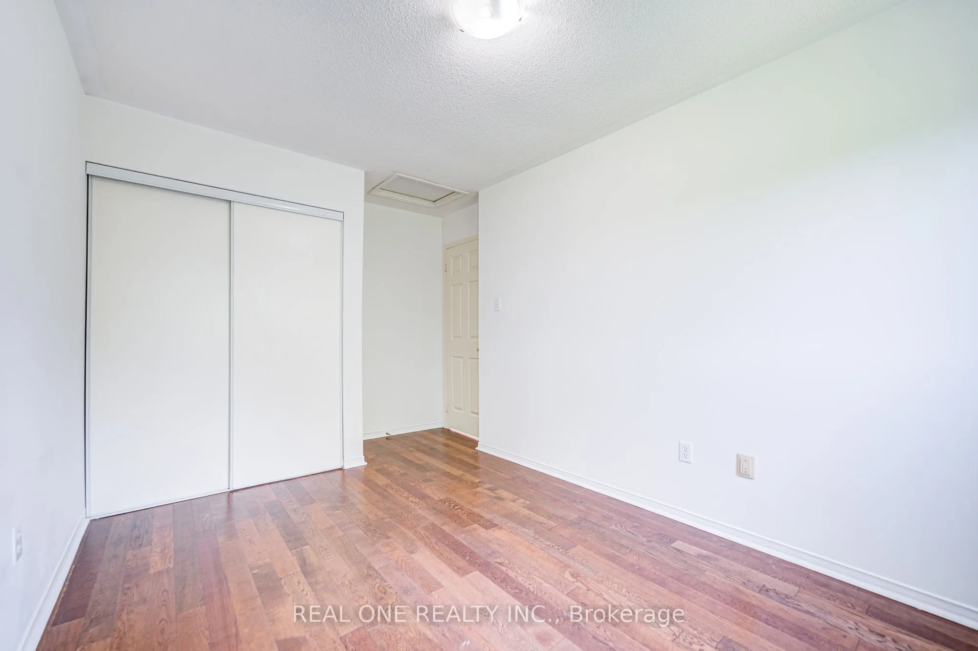 2899 Westbury Court