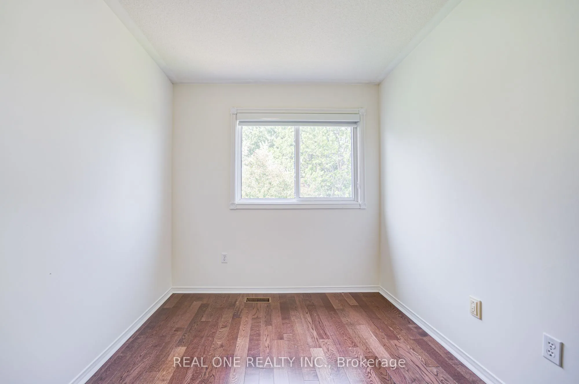 2899 Westbury Court