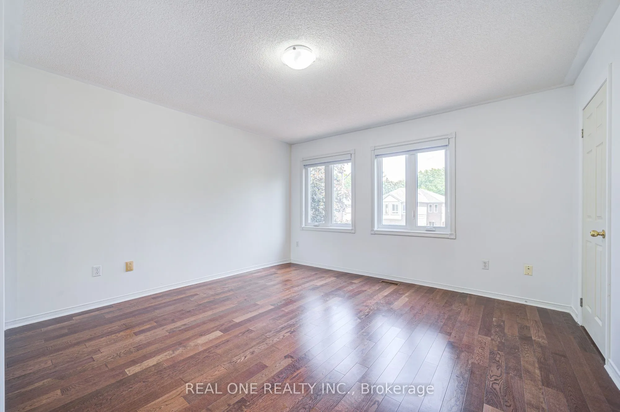 2899 Westbury Court