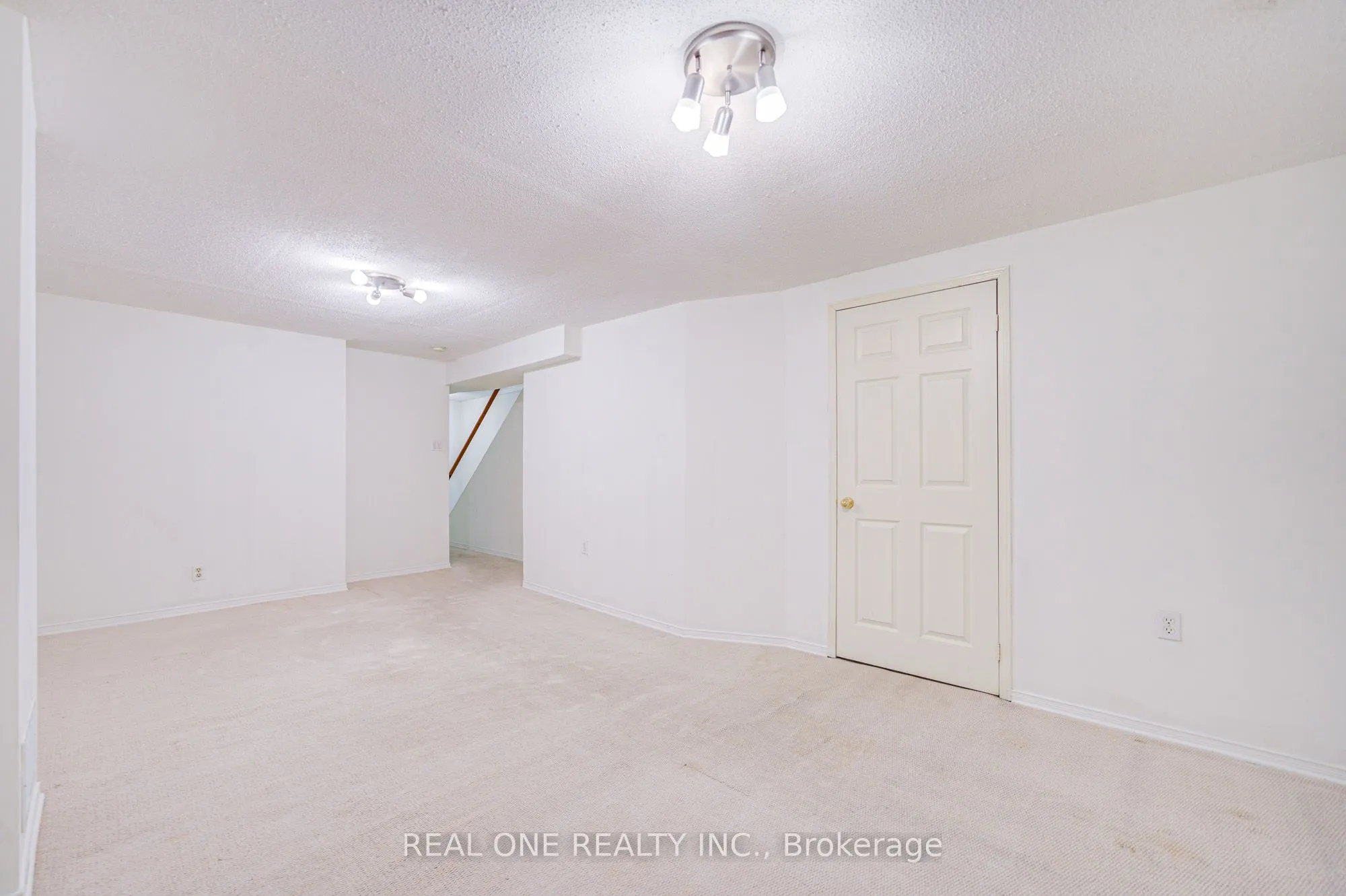 2899 Westbury Court