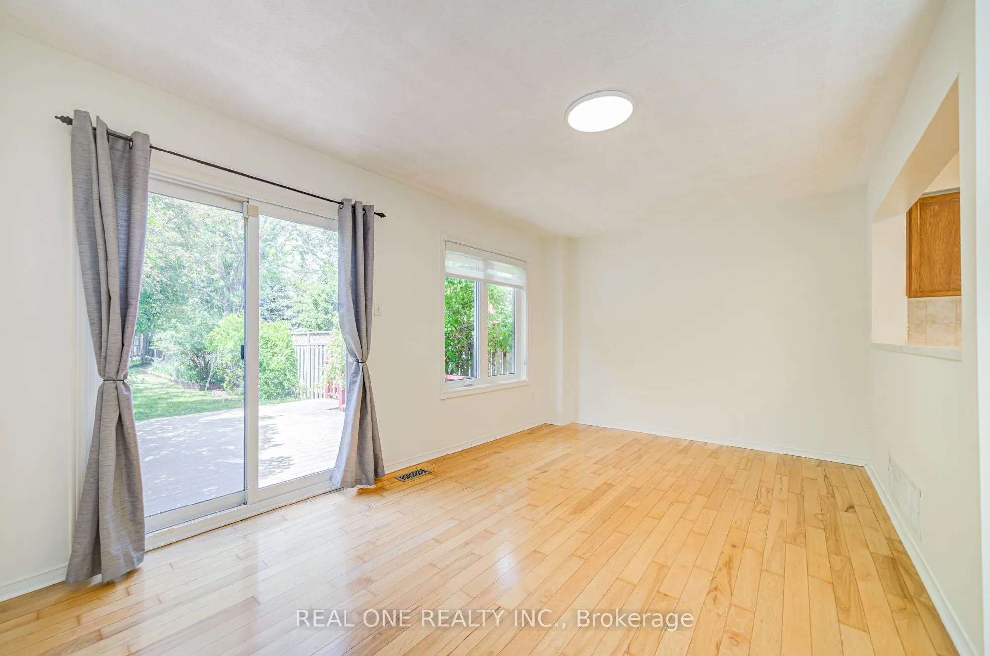 2899 Westbury Court
