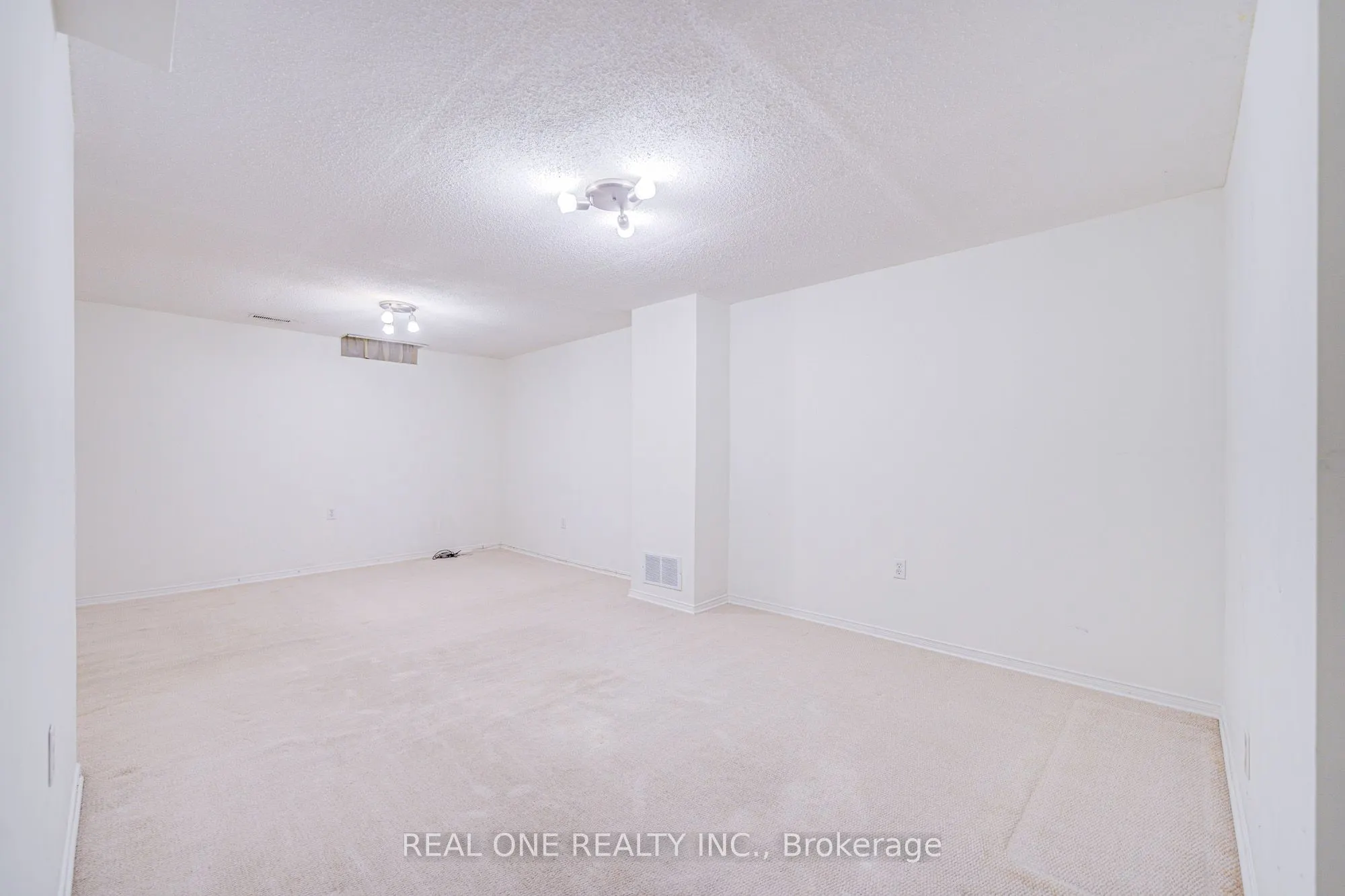 2899 Westbury Court