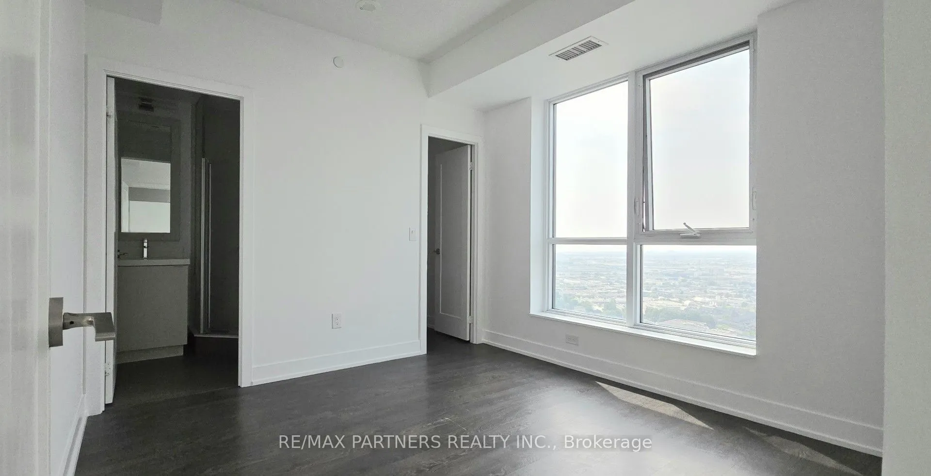7 Mabelle Avenue, #3901