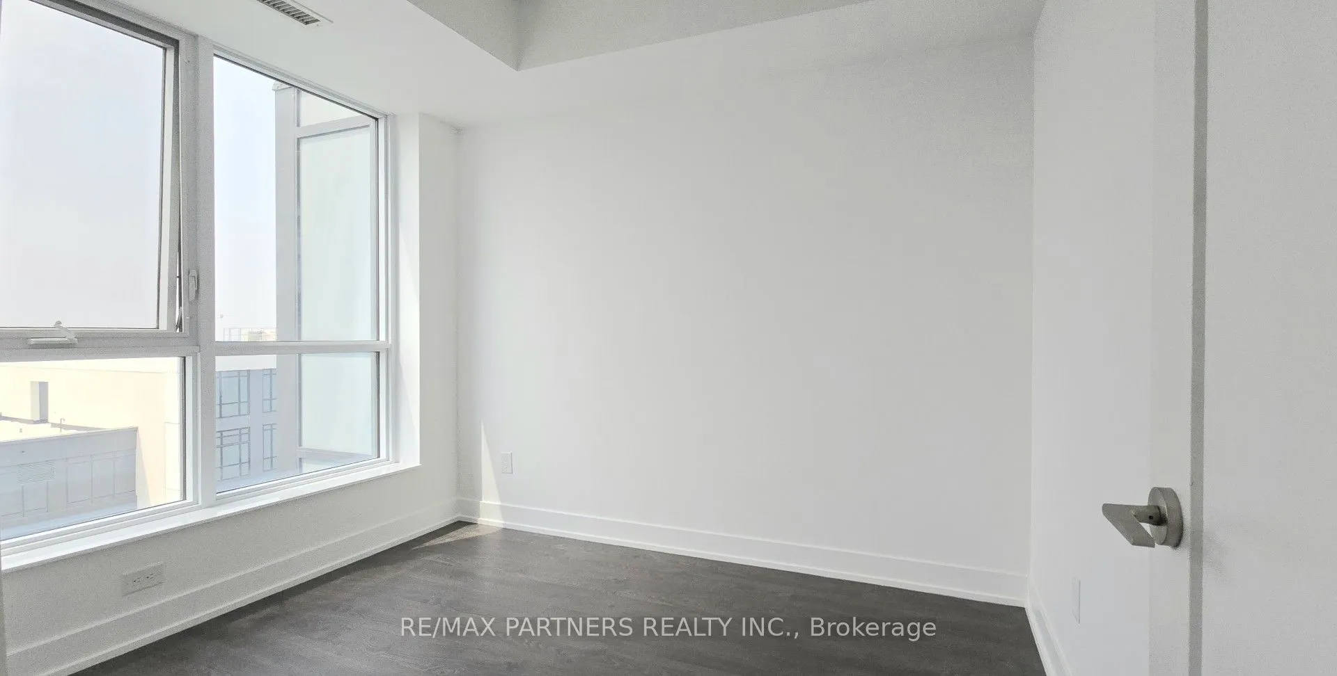 7 Mabelle Avenue, #3901