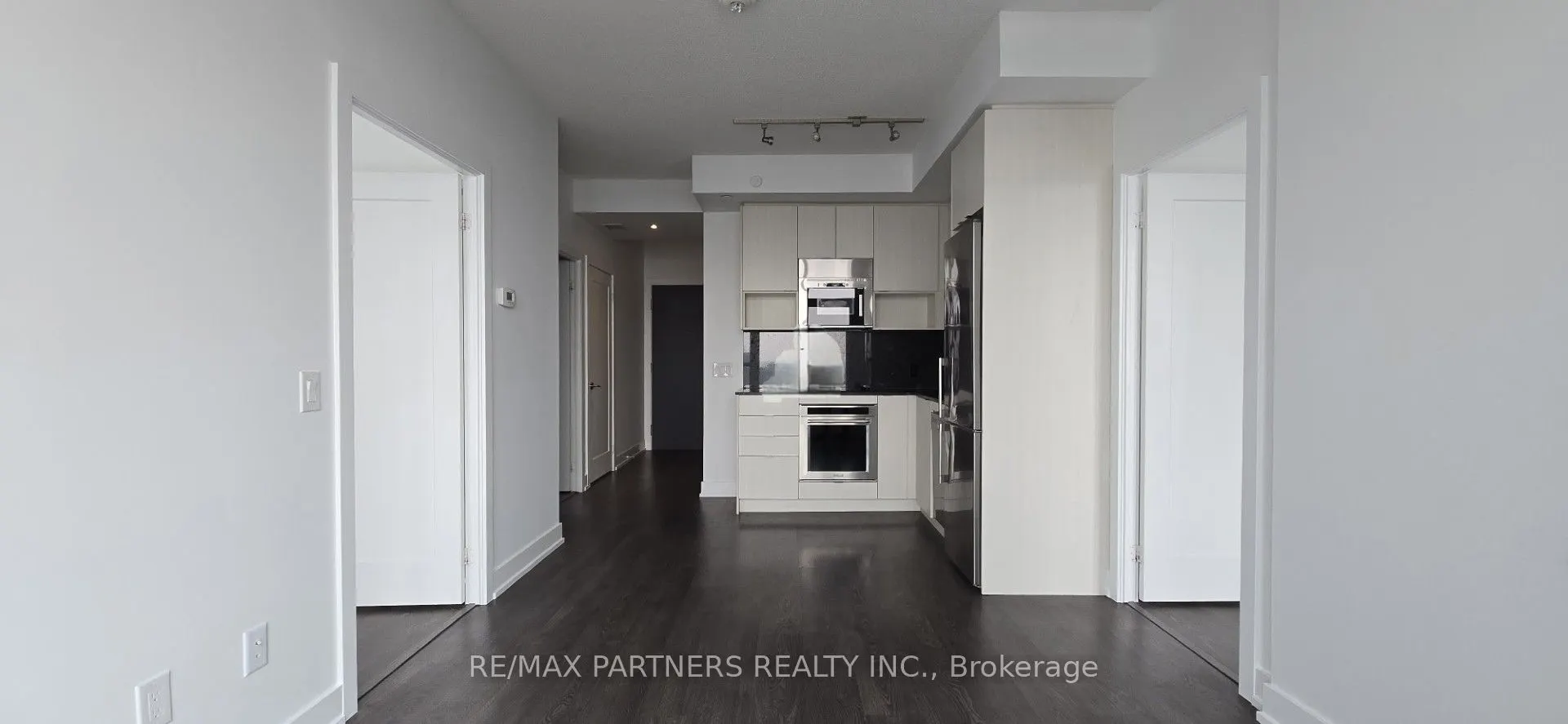 7 Mabelle Avenue, #3901
