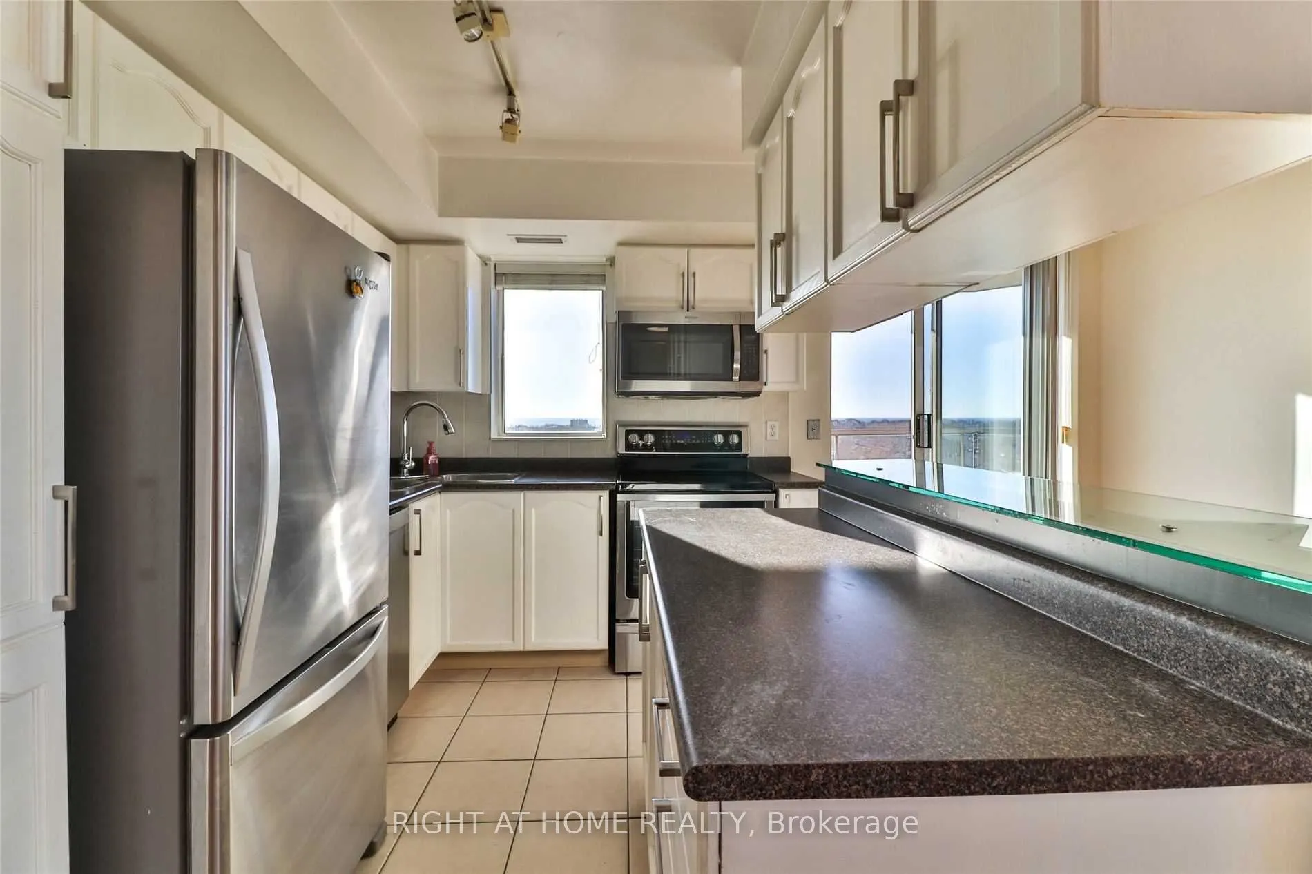 1140 Parkwest Place, #705
