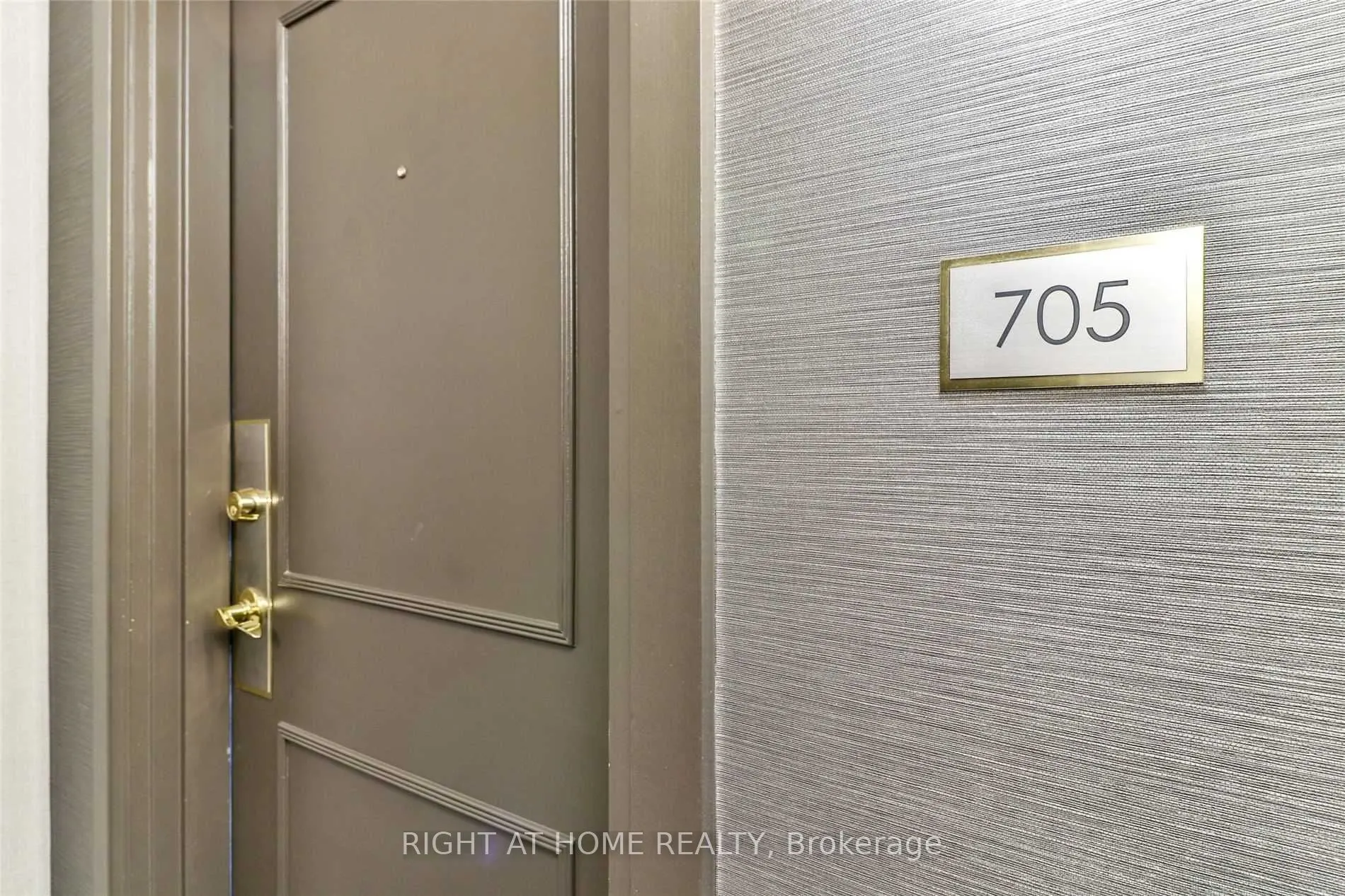1140 Parkwest Place, #705