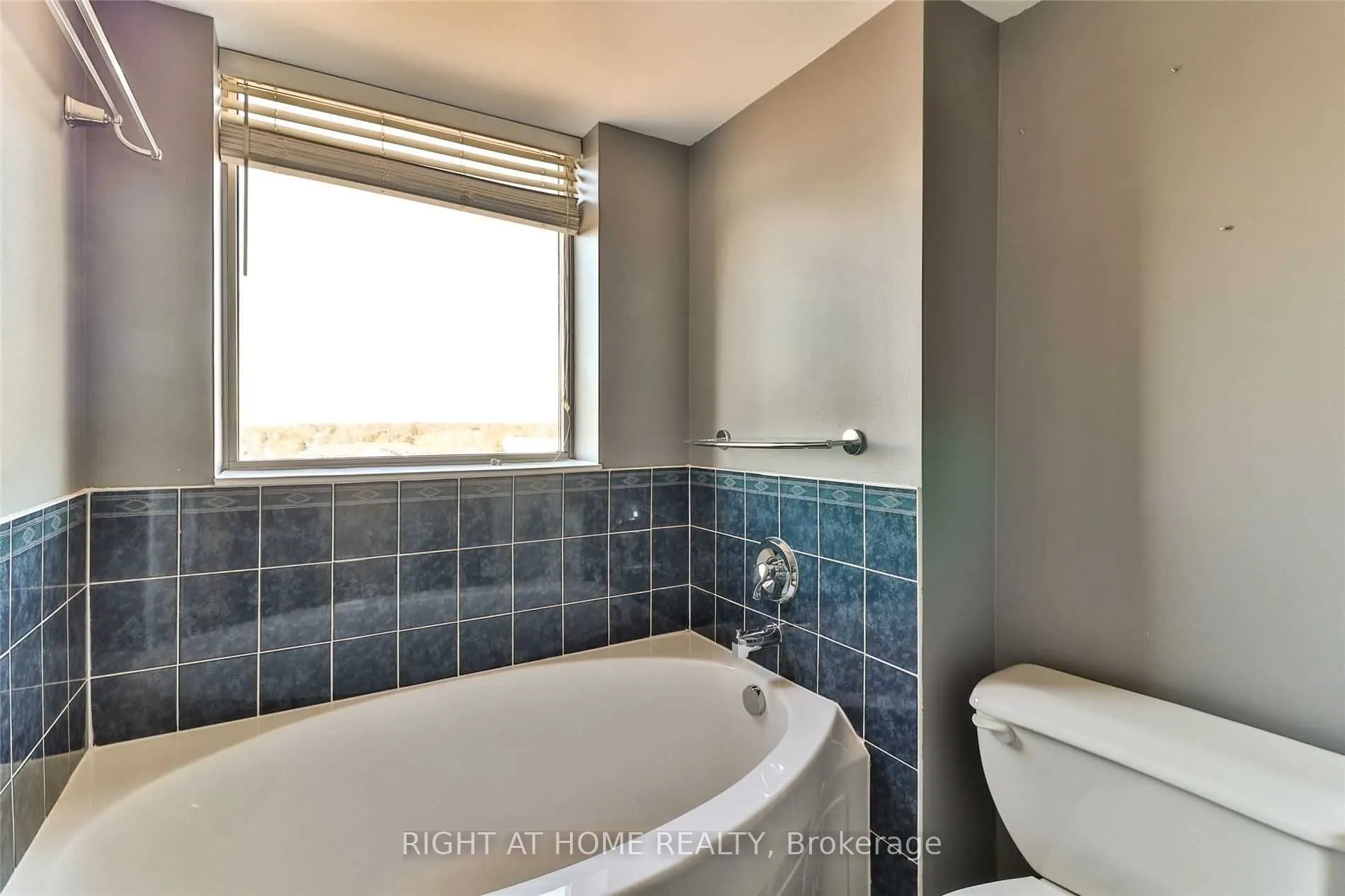 1140 Parkwest Place, #705
