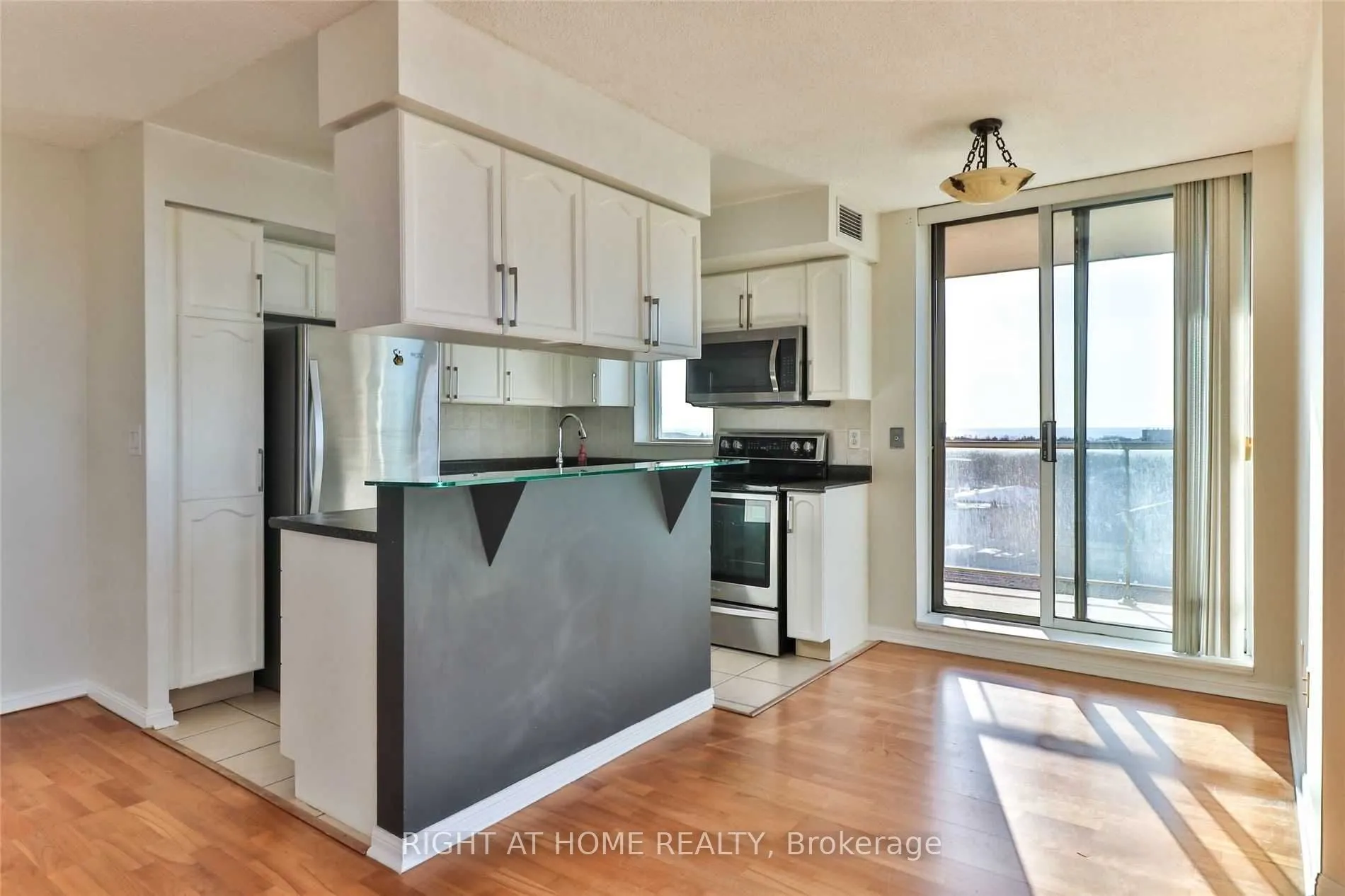 1140 Parkwest Place, #705