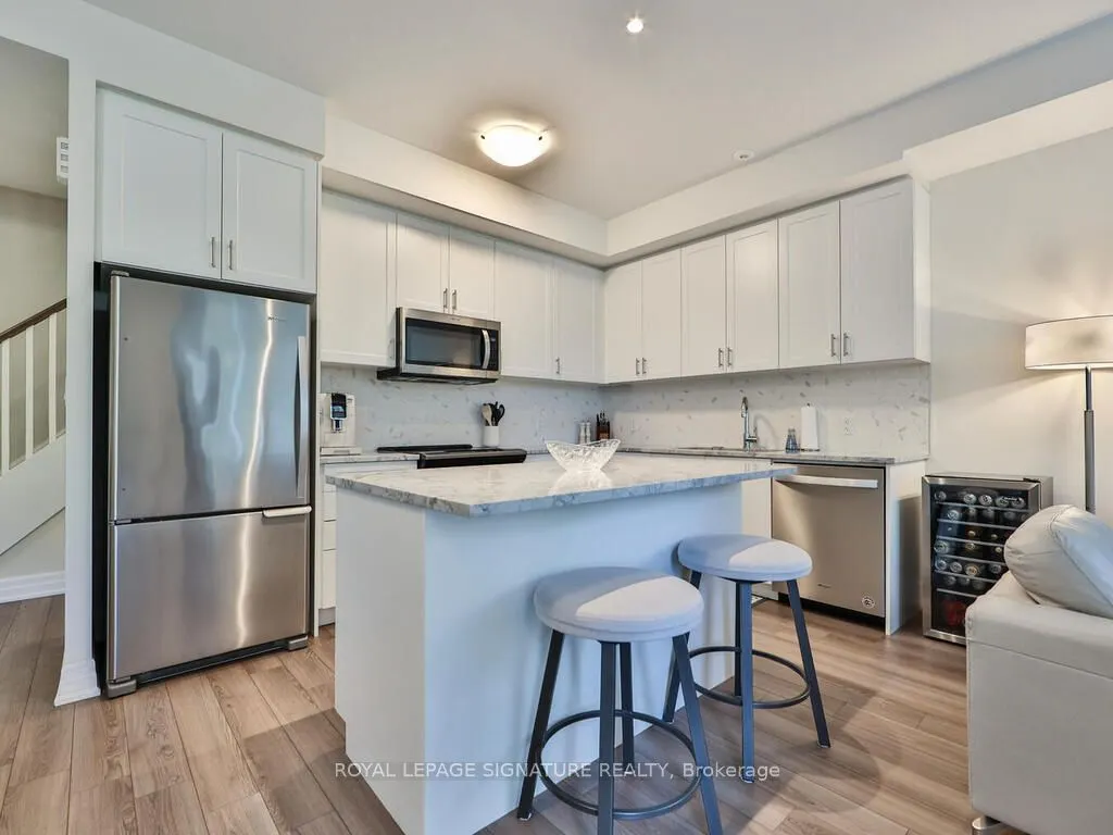 652 Cricklewood Drive, #212