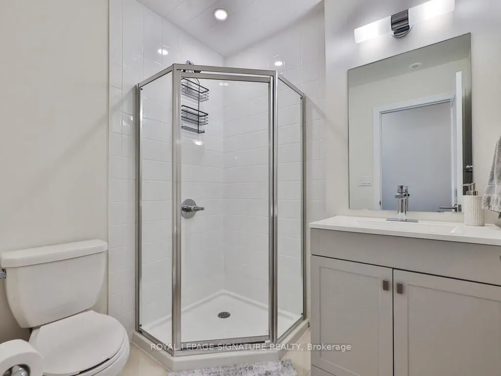 652 Cricklewood Drive, #212