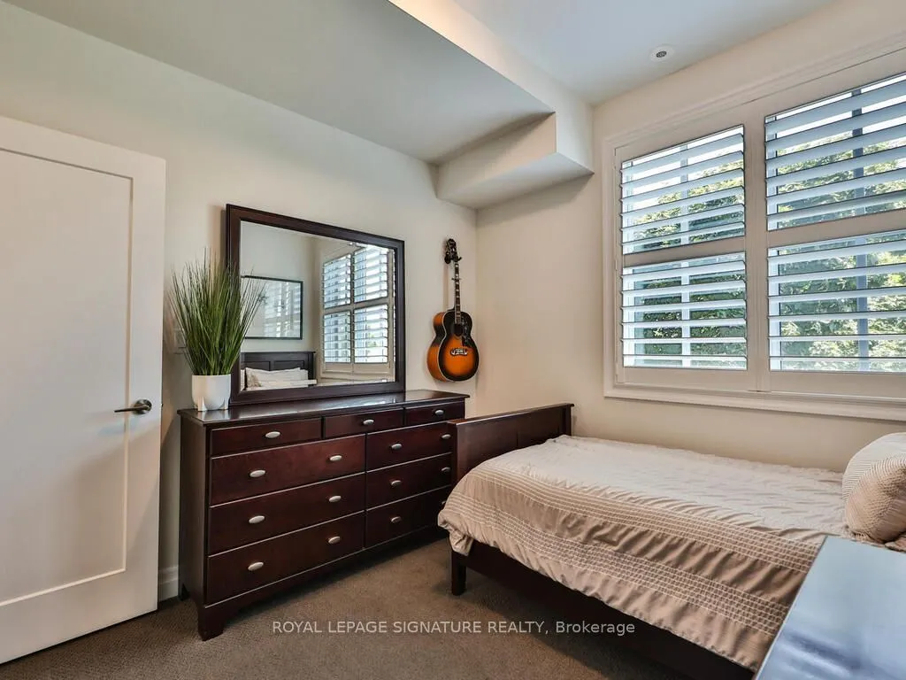 652 Cricklewood Drive, #212