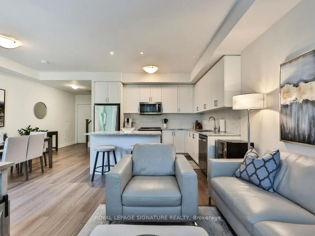 652 Cricklewood Drive, #212