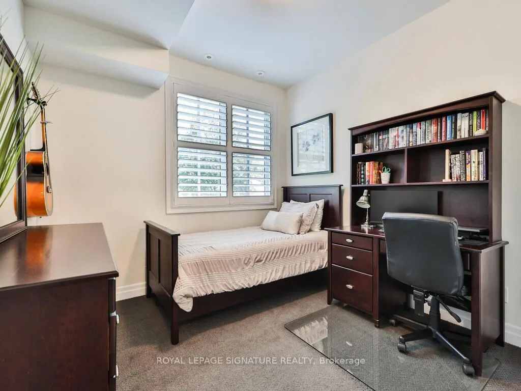 652 Cricklewood Drive, #212