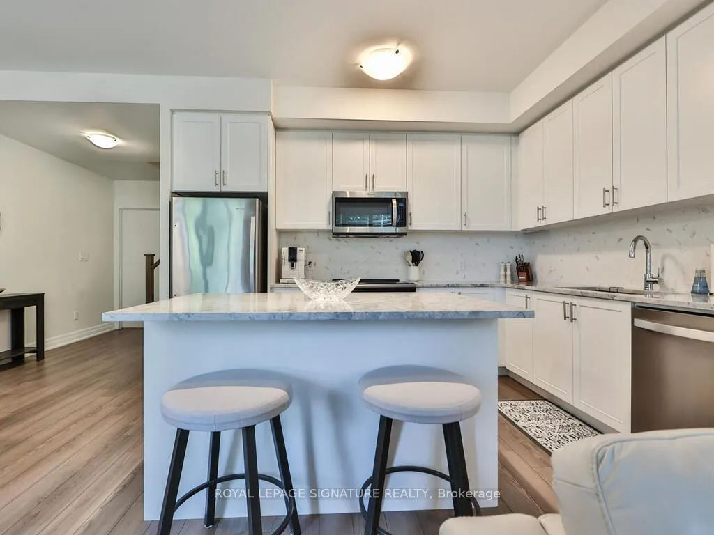 652 Cricklewood Drive, #212