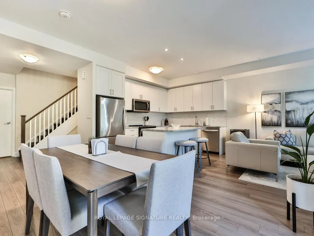 652 Cricklewood Drive, #212