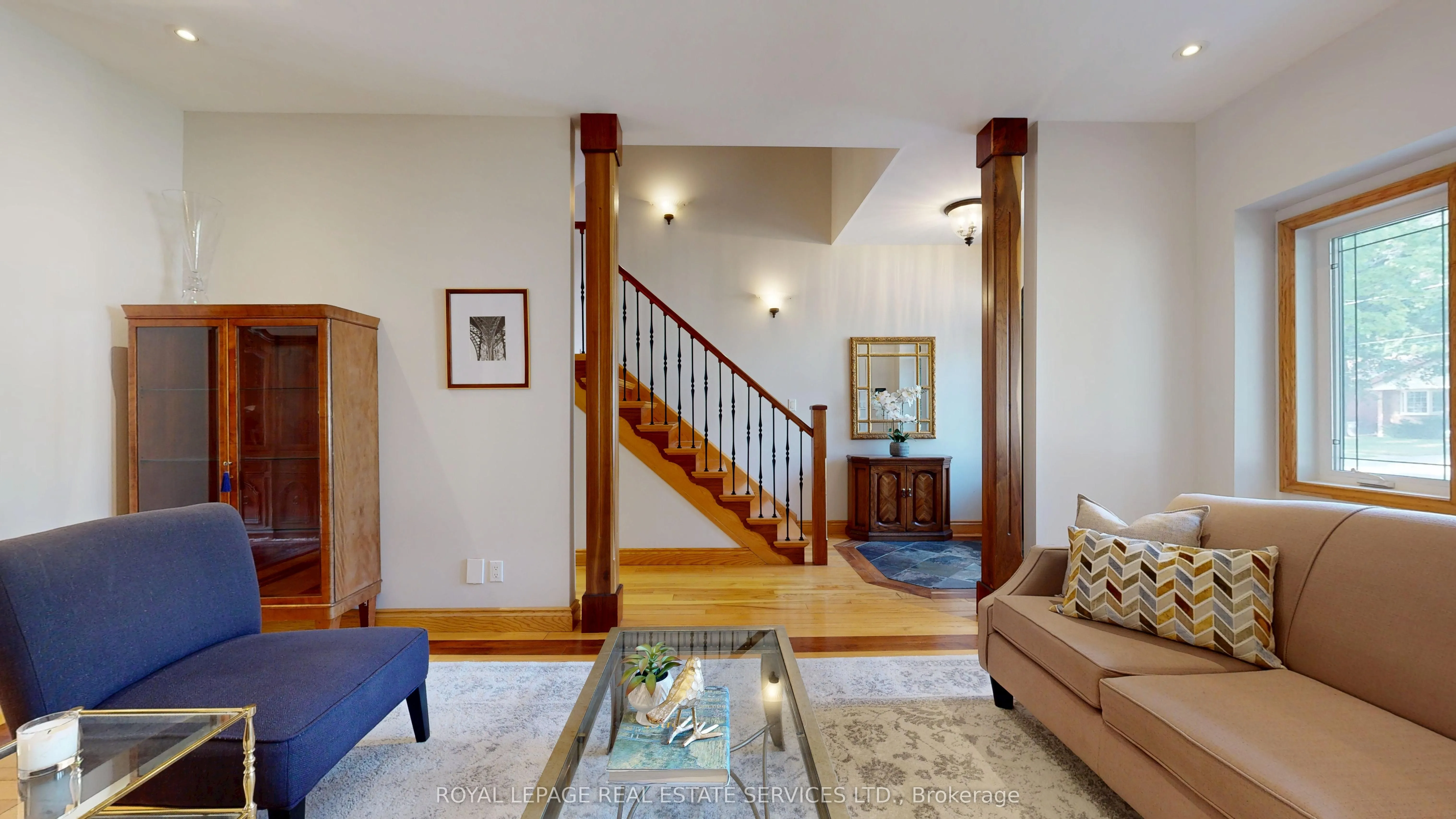 105 Botfield Avenue
