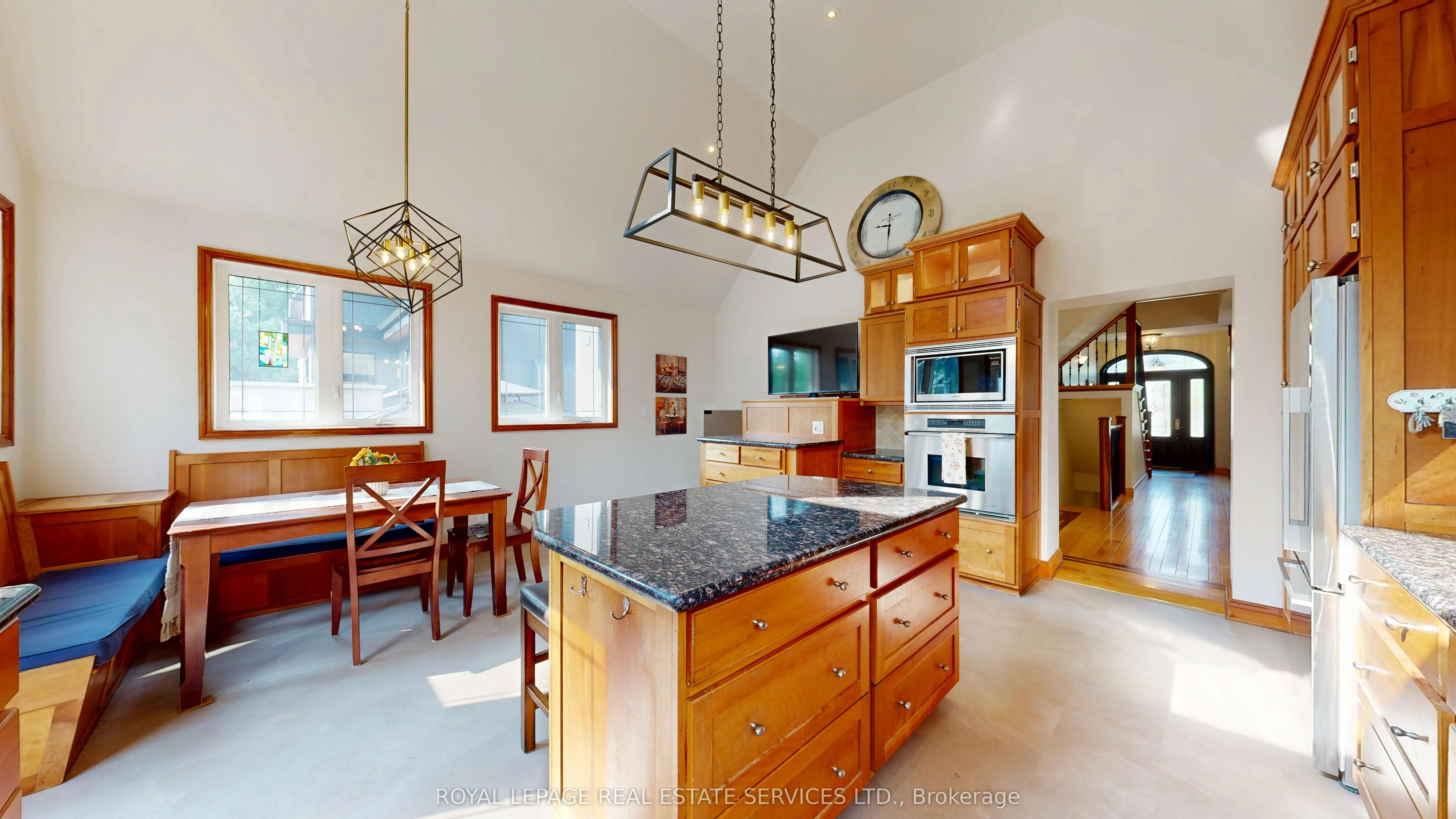 105 Botfield Avenue