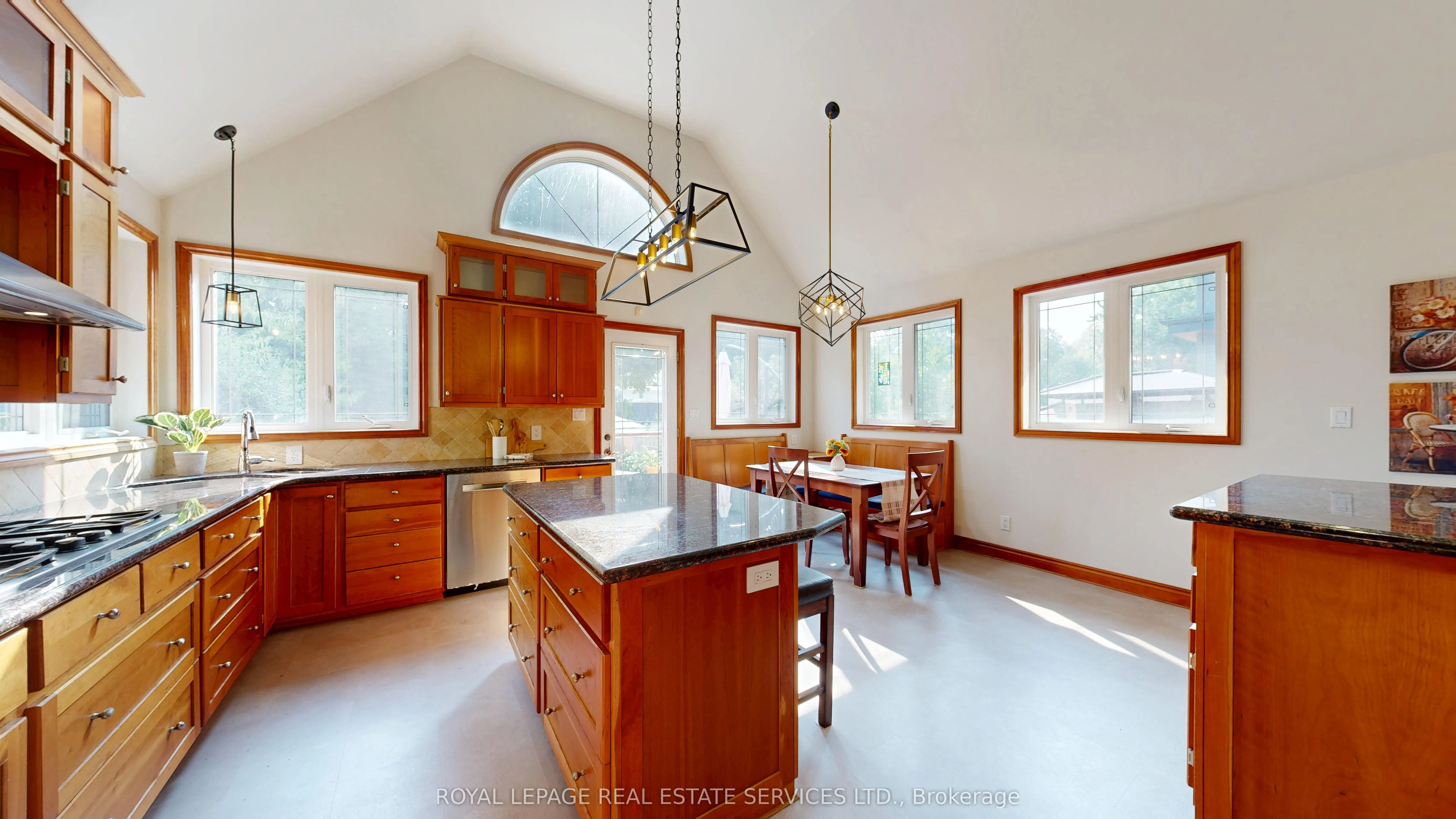 105 Botfield Avenue