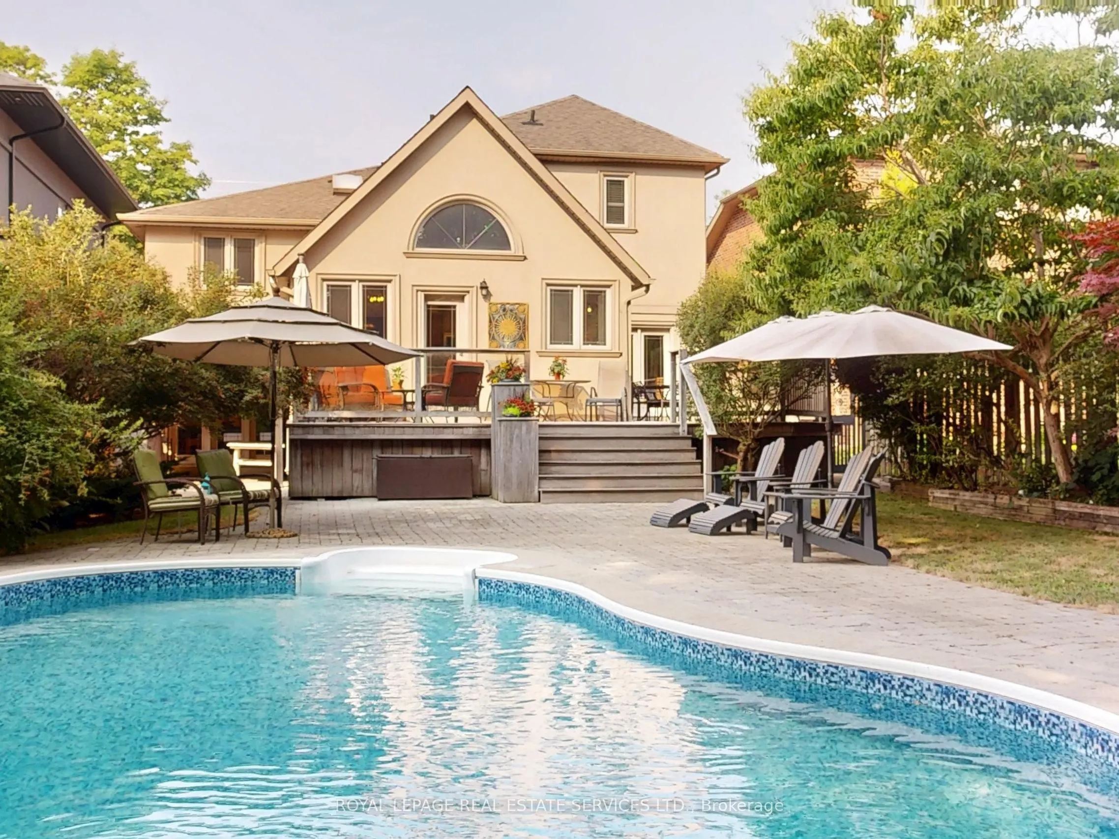 105 Botfield Avenue