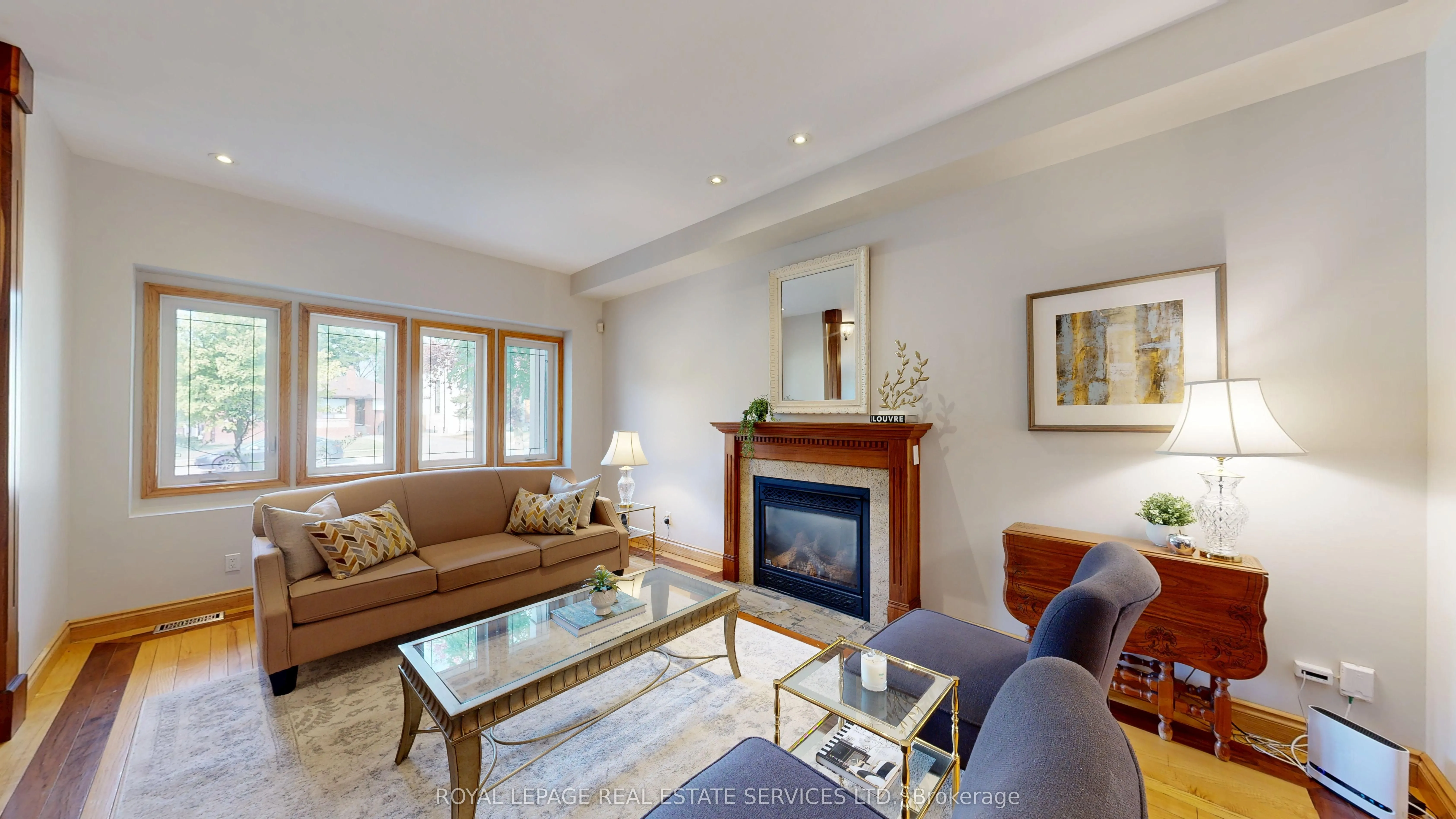 105 Botfield Avenue