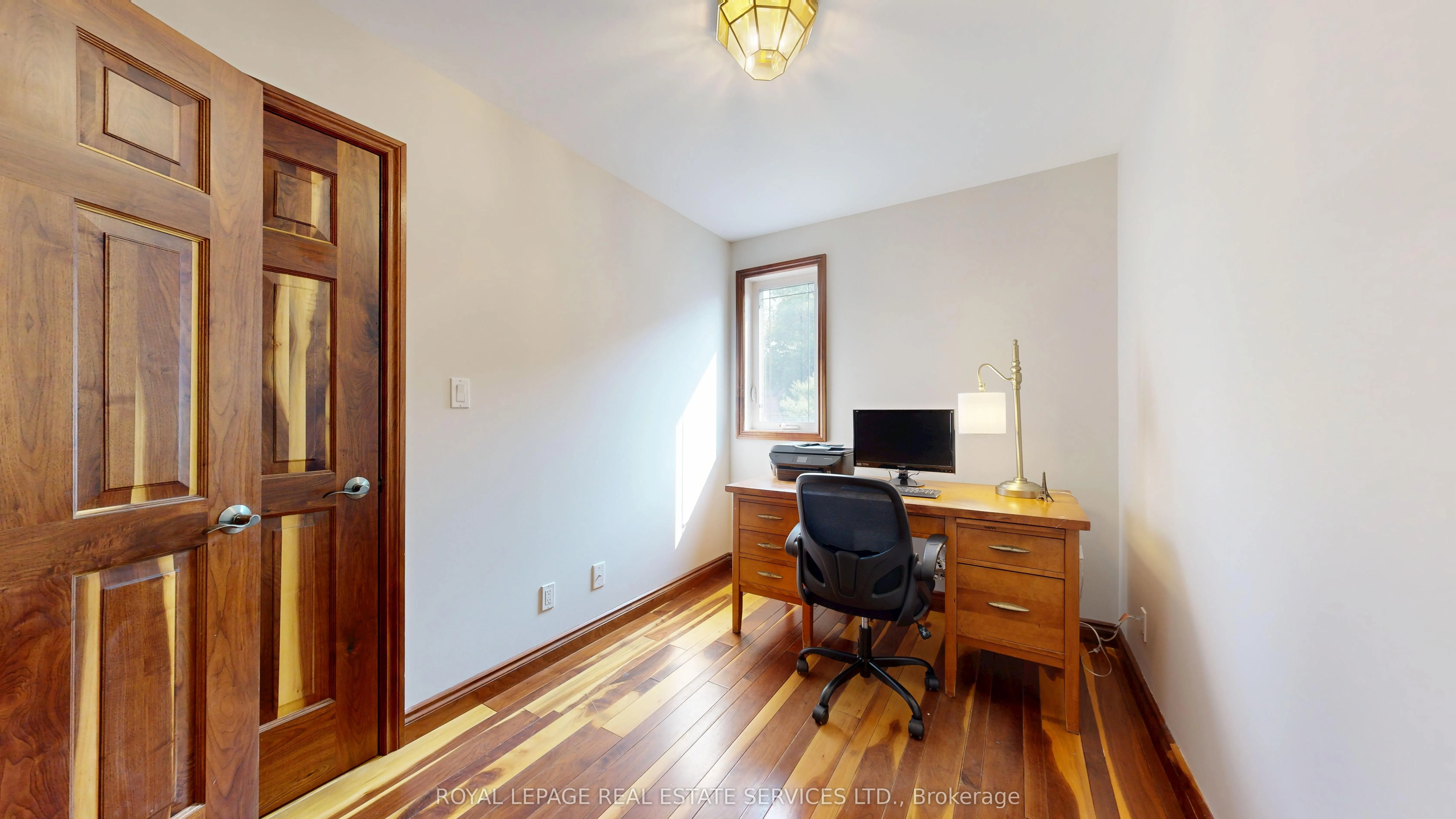 105 Botfield Avenue