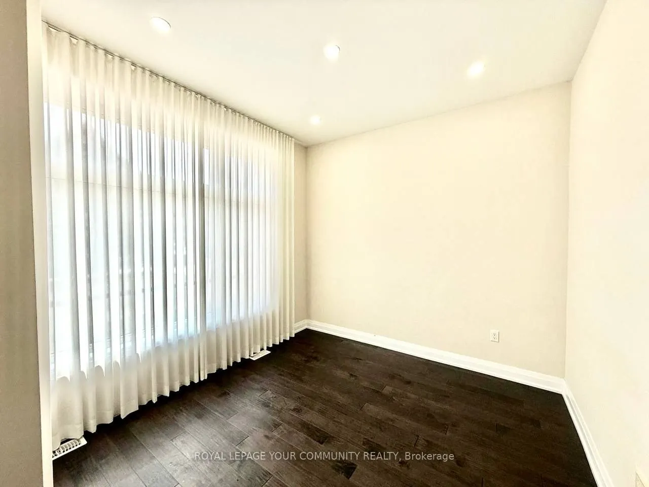 3186 Hines Drive