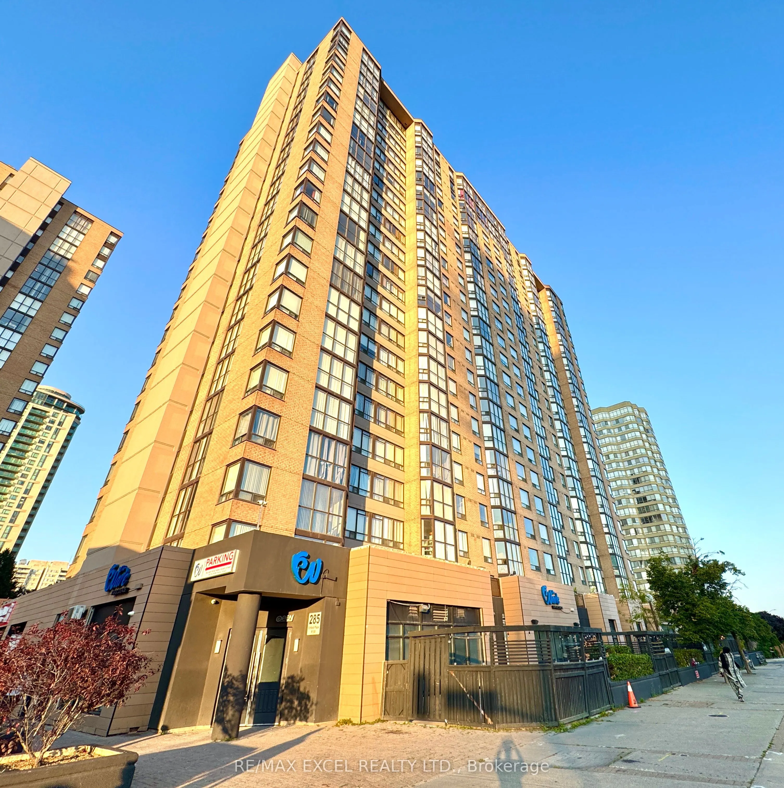 285 Enfield Place, #1412