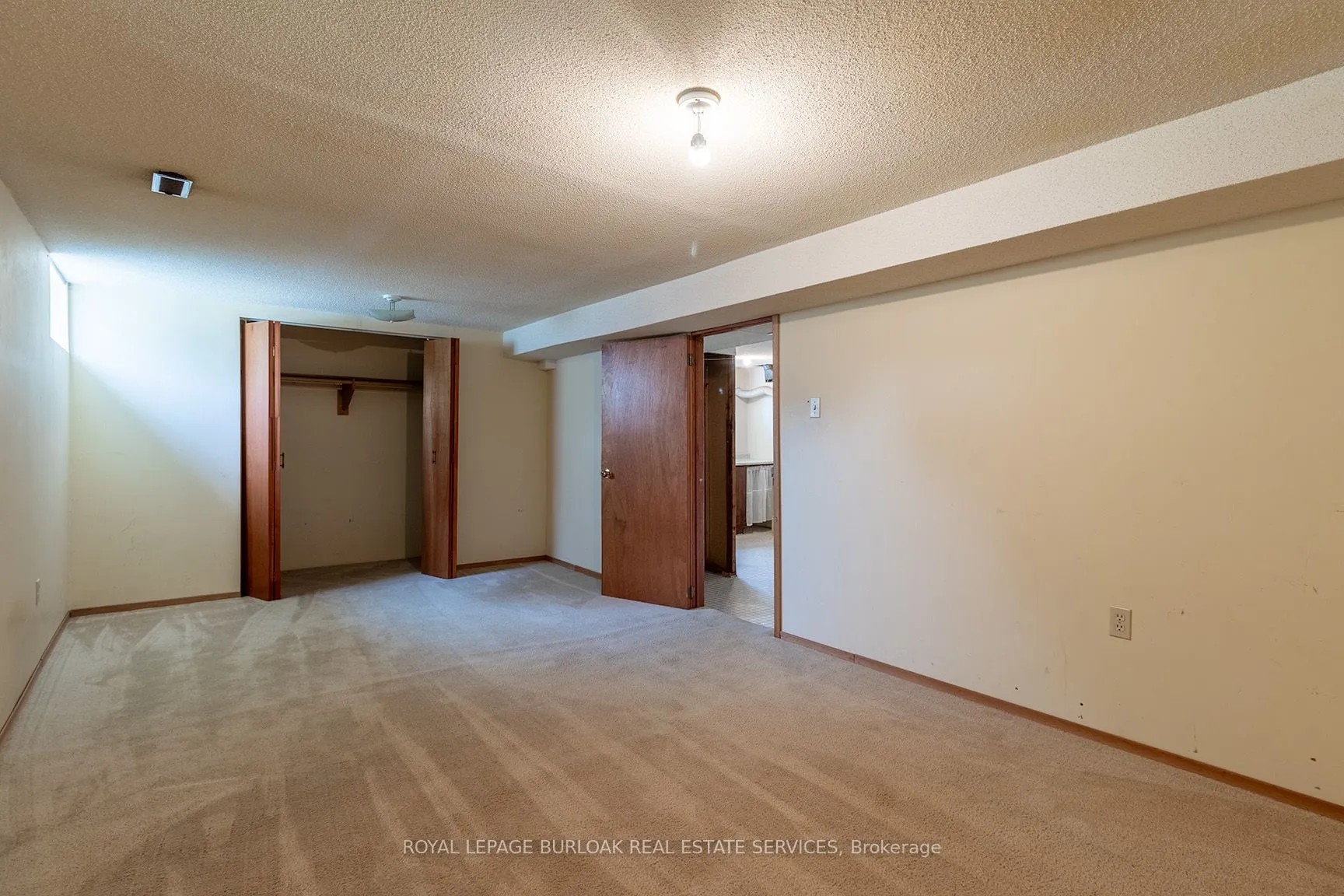 3072 Parkgate Crescent