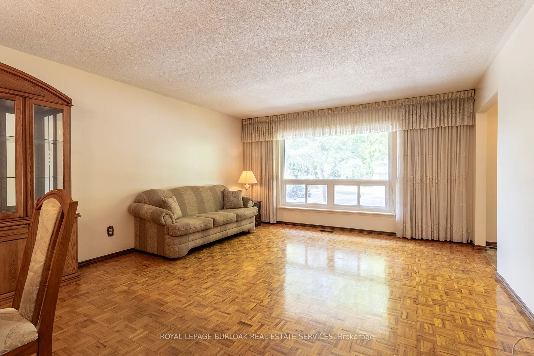 3072 Parkgate Crescent