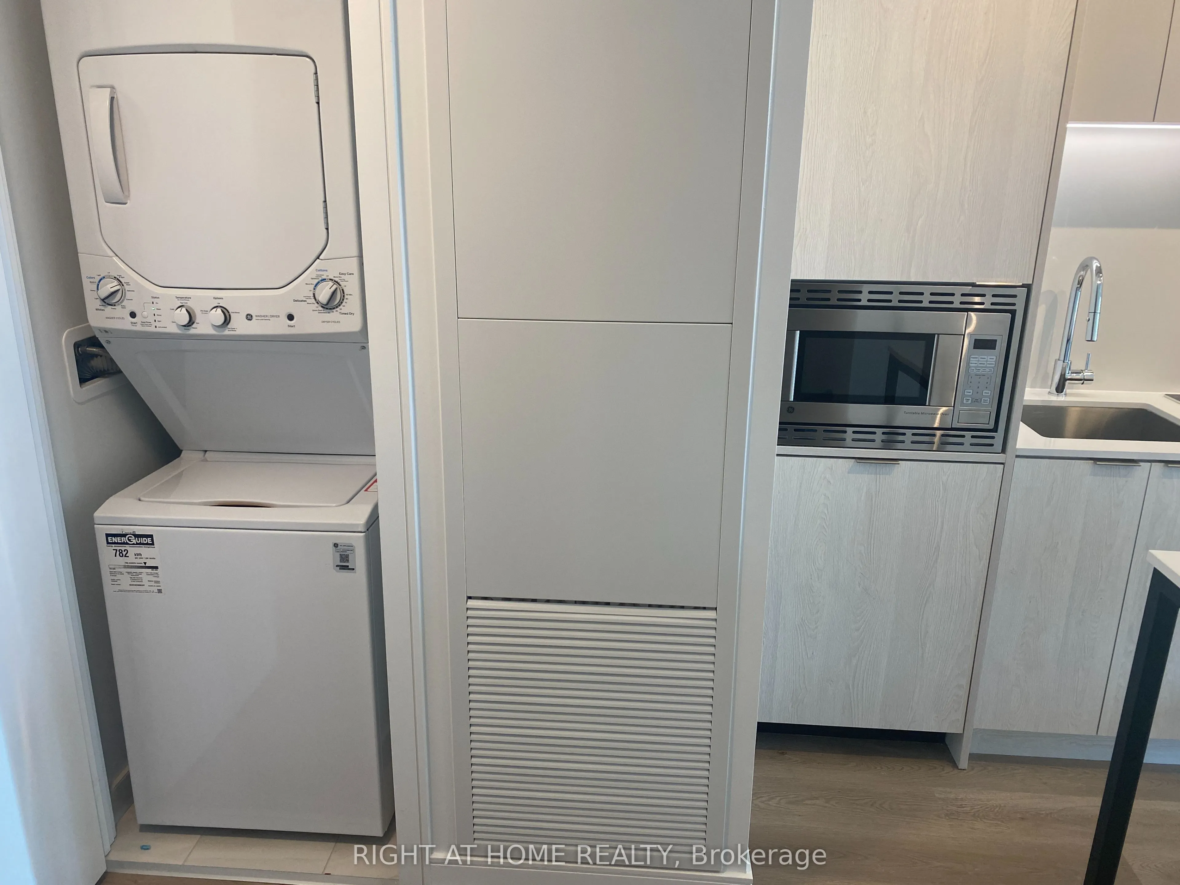 3009 Novar Road, #1302