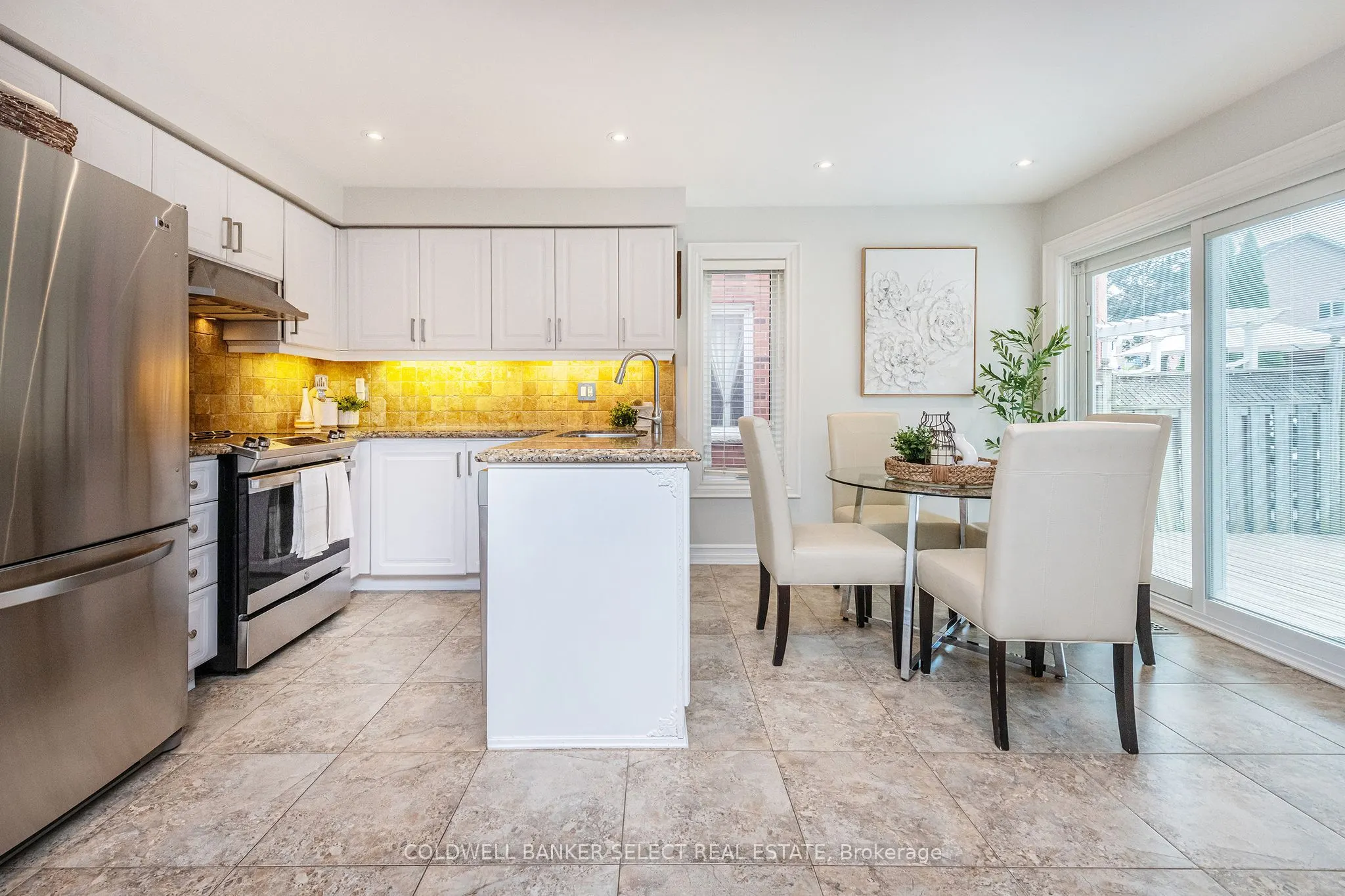 51 Country Stroll Crescent
