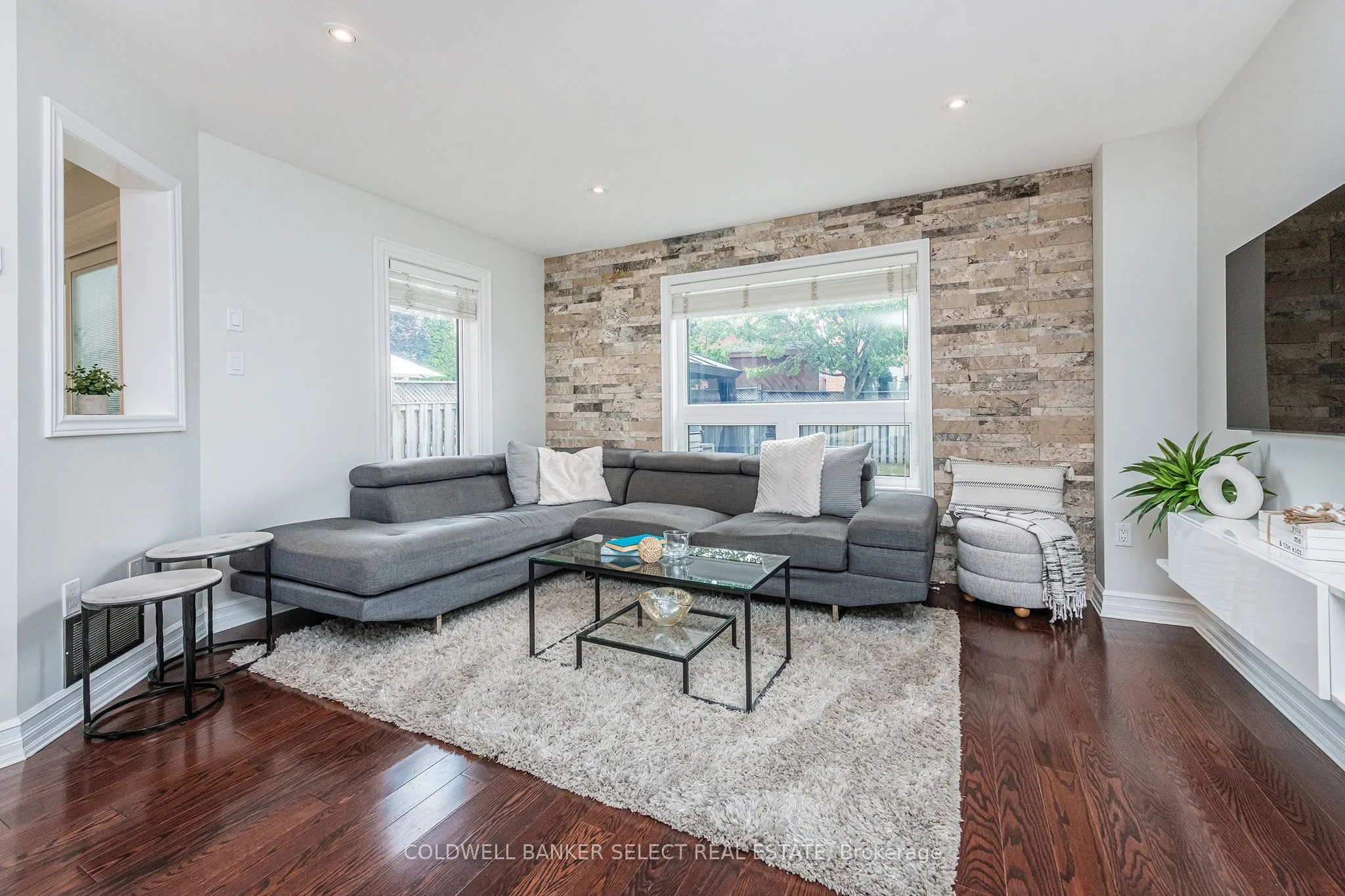 51 Country Stroll Crescent