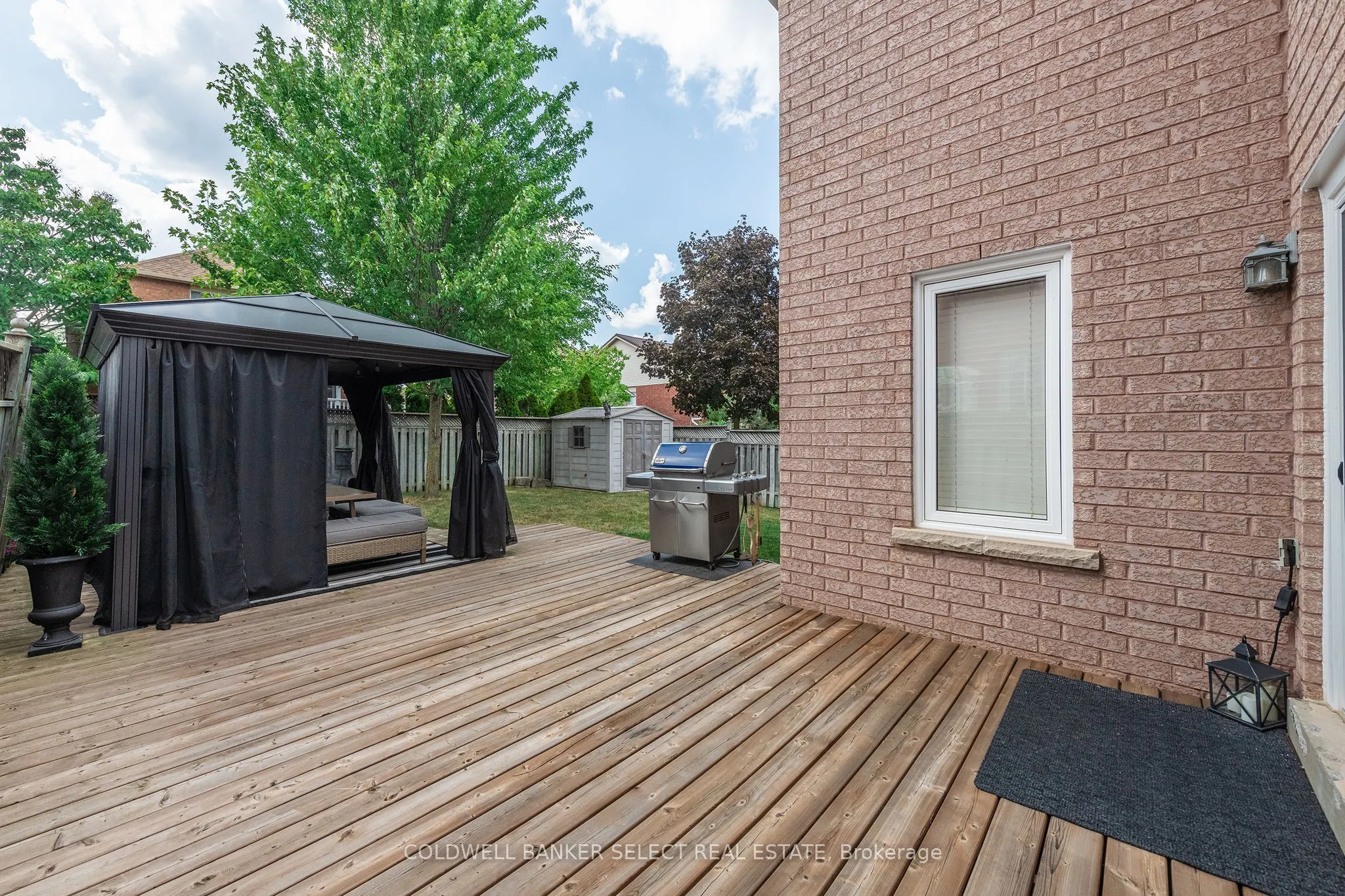 51 Country Stroll Crescent