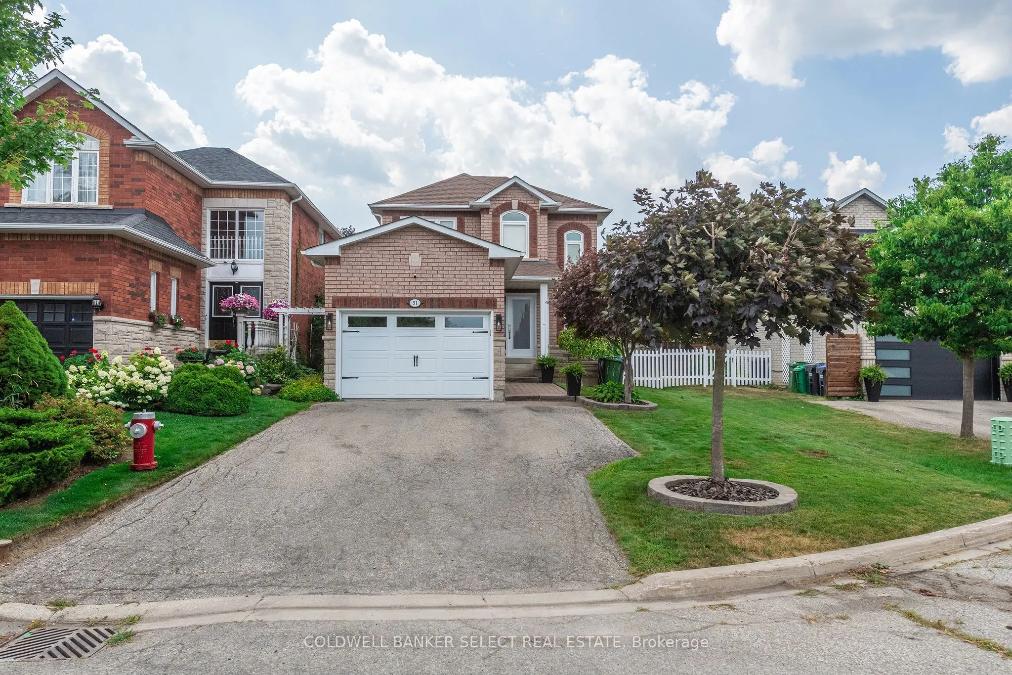 51 Country Stroll Crescent