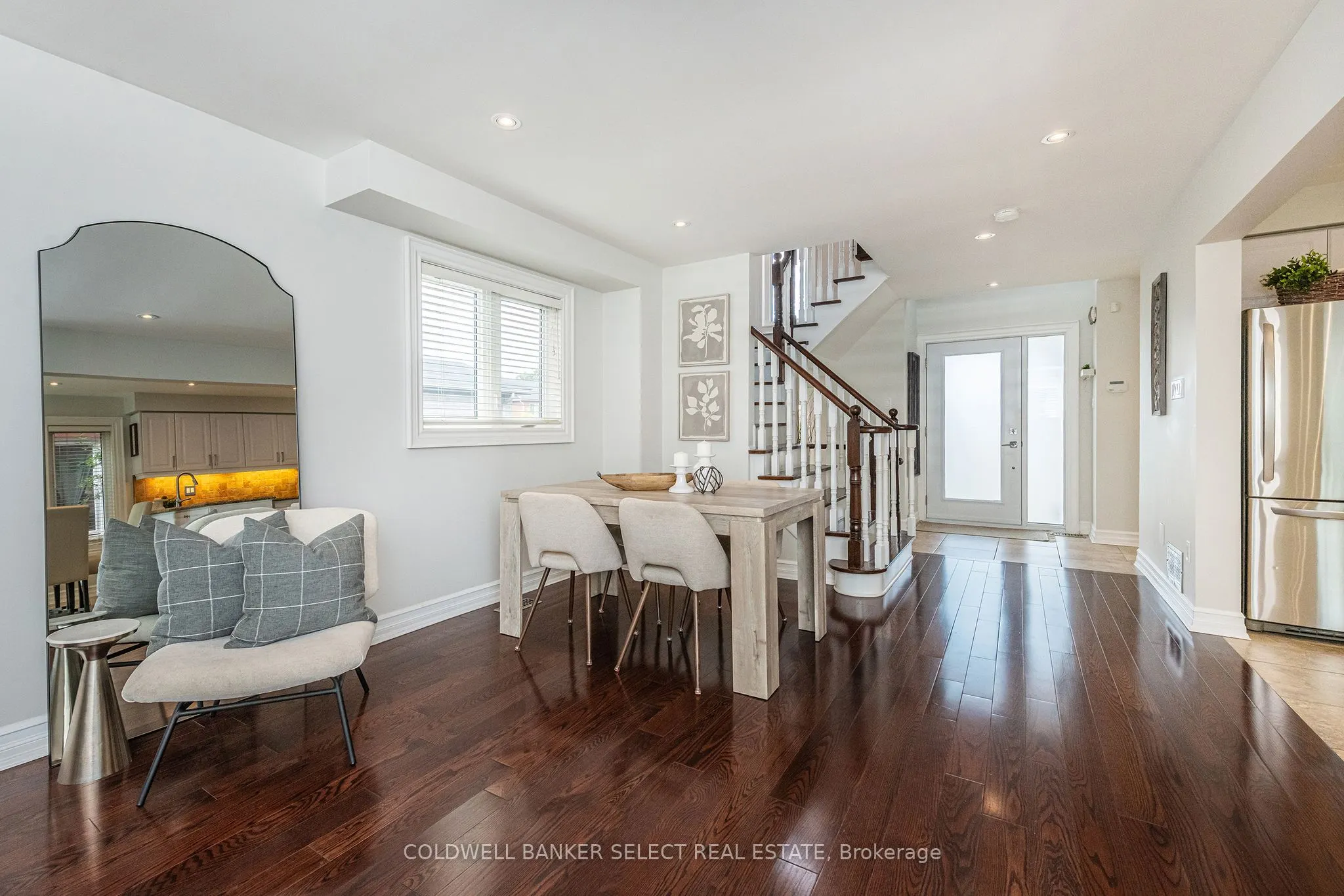 51 Country Stroll Crescent