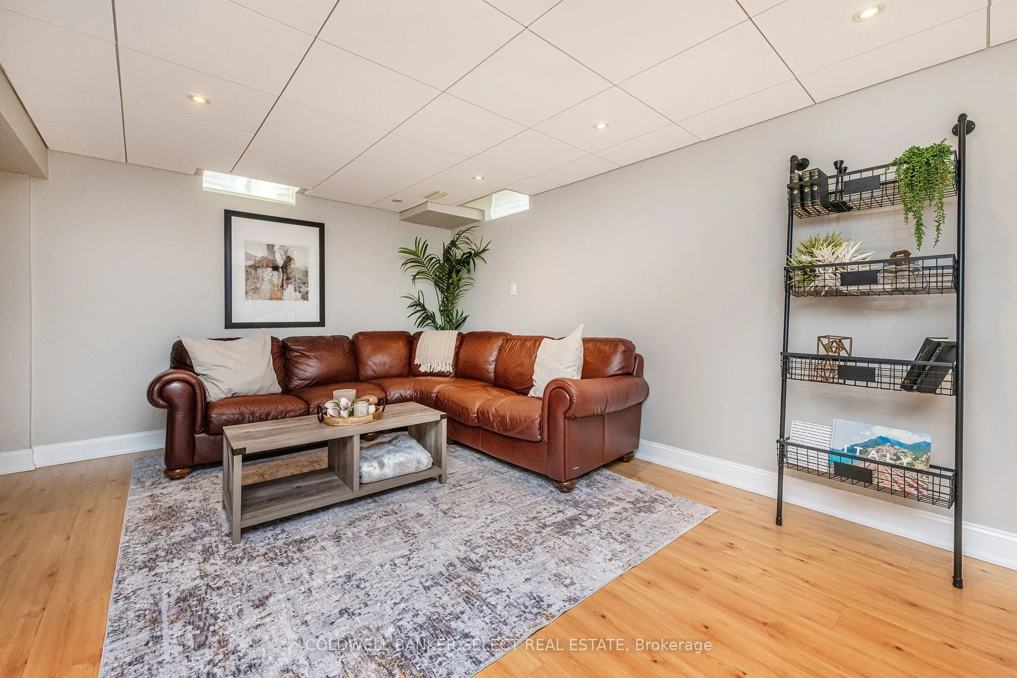 51 Country Stroll Crescent