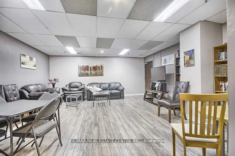 3621 Lakeshore Boulevard, #504