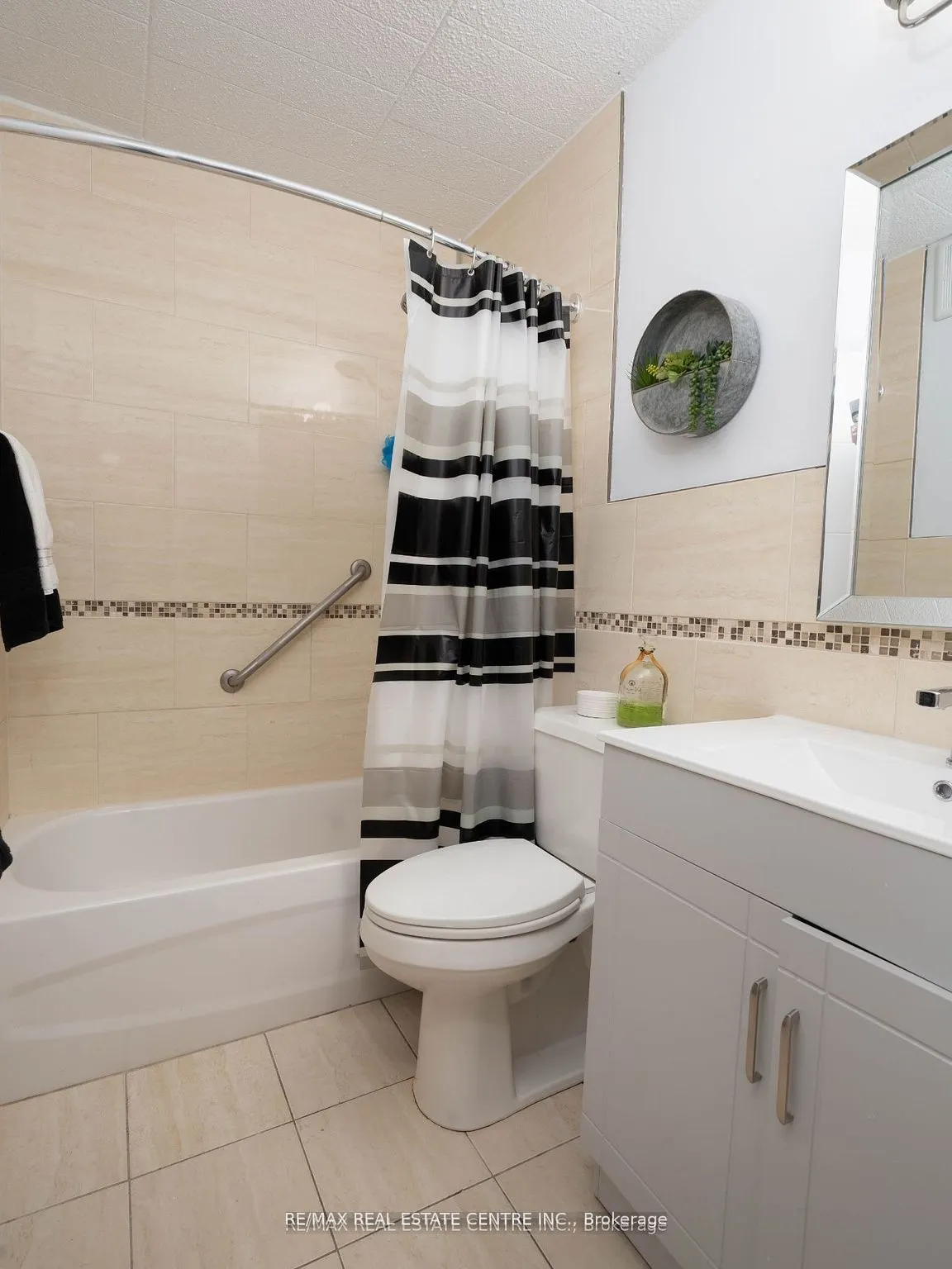 3621 Lakeshore Boulevard, #504