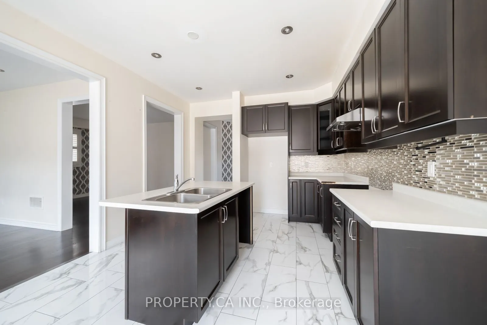 7 Forsyth Crescent