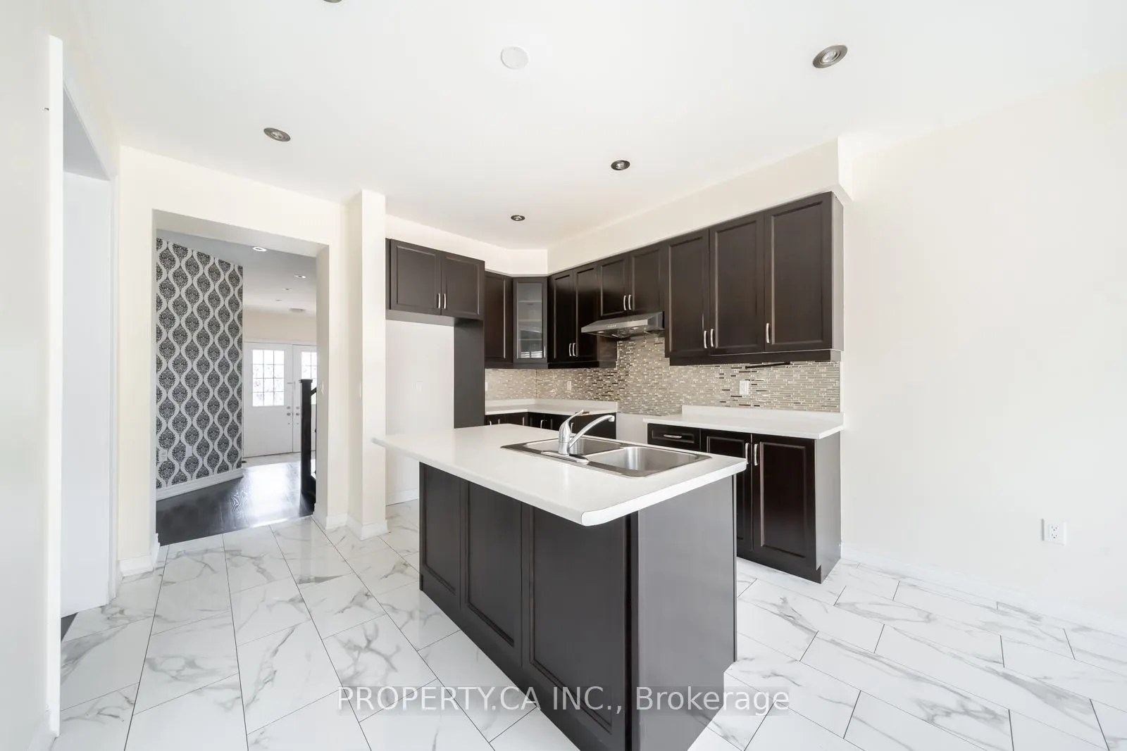 7 Forsyth Crescent