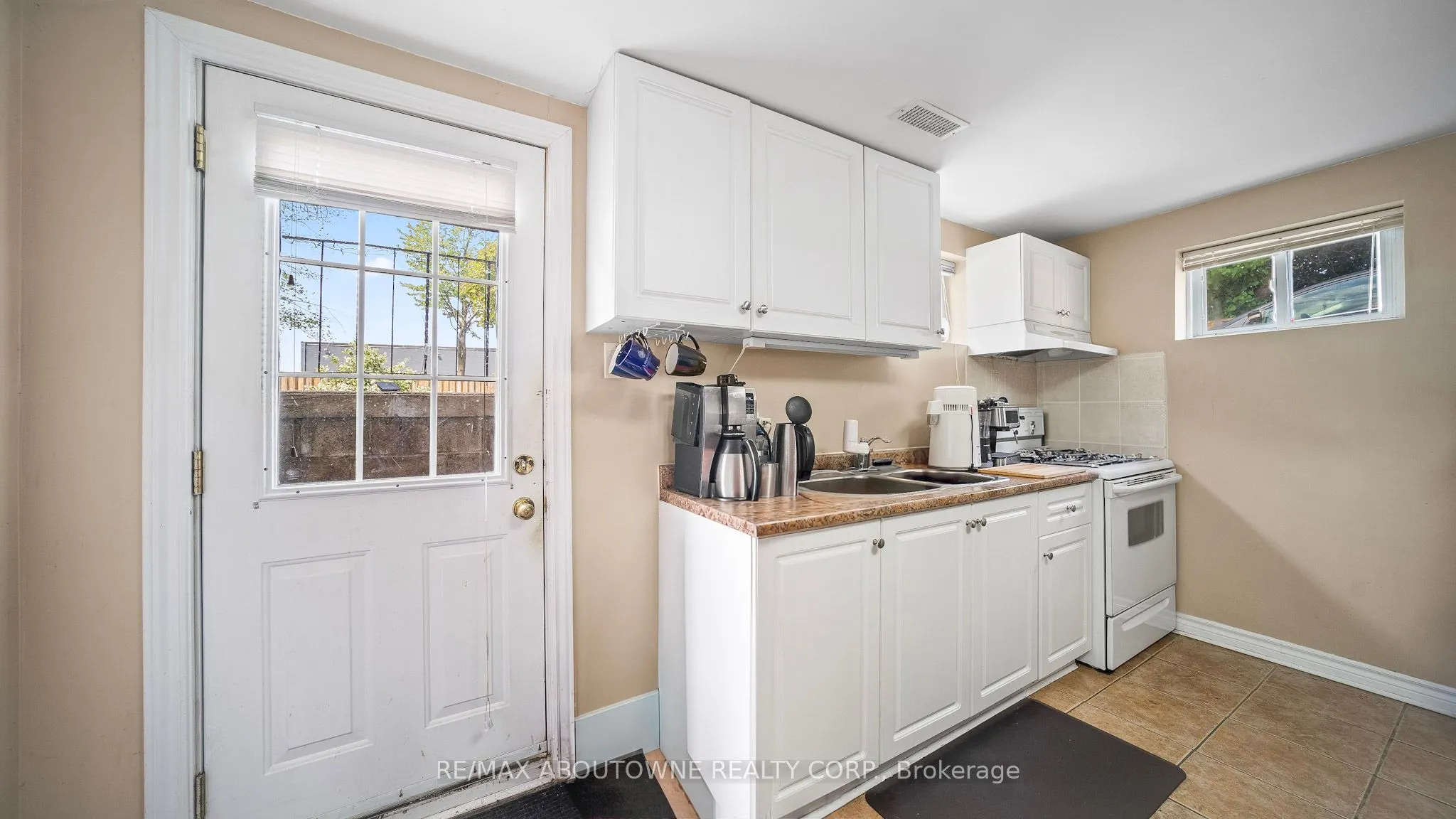 517 Pinegrove Road