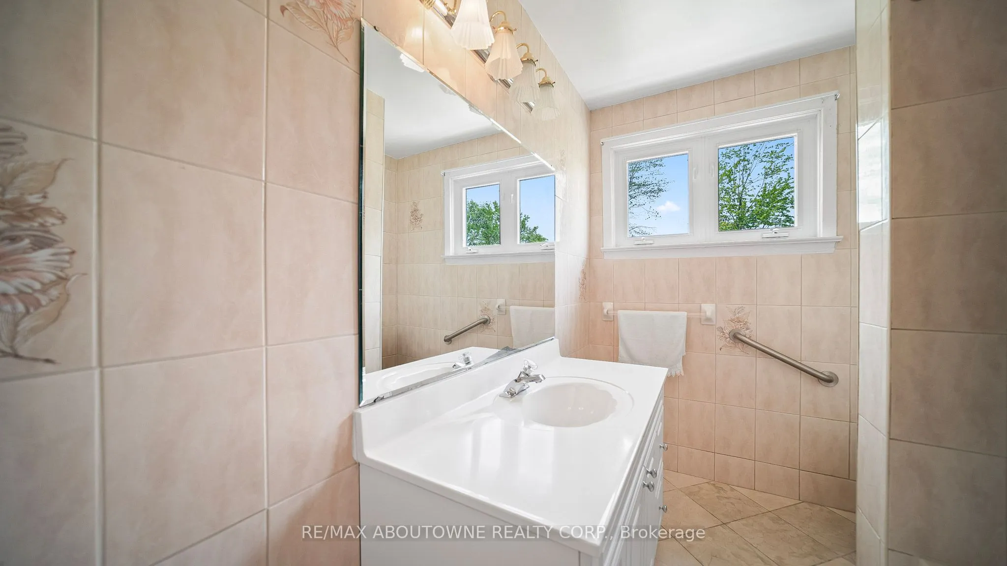 517 Pinegrove Road