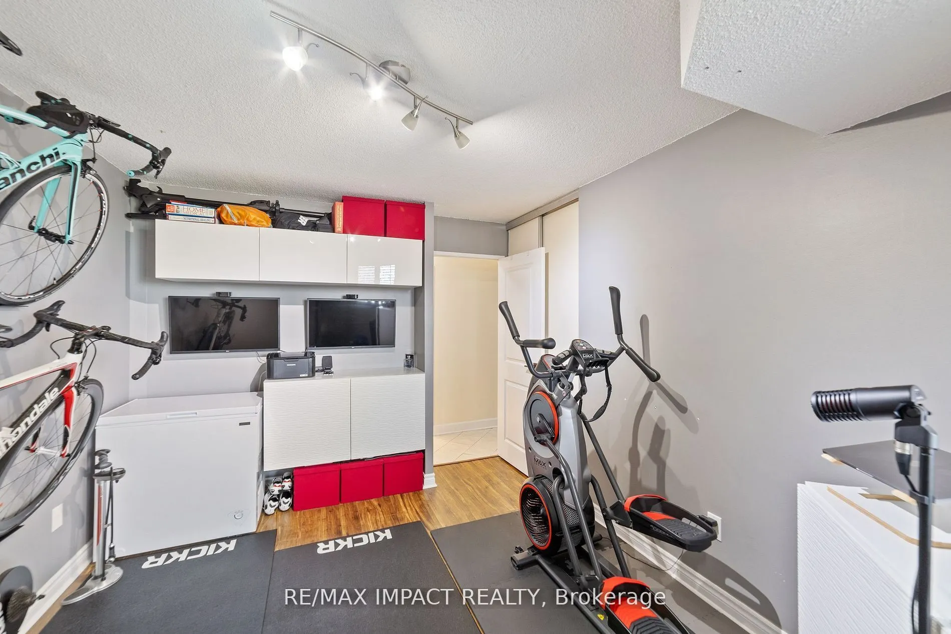 234 Albion Road, #1809