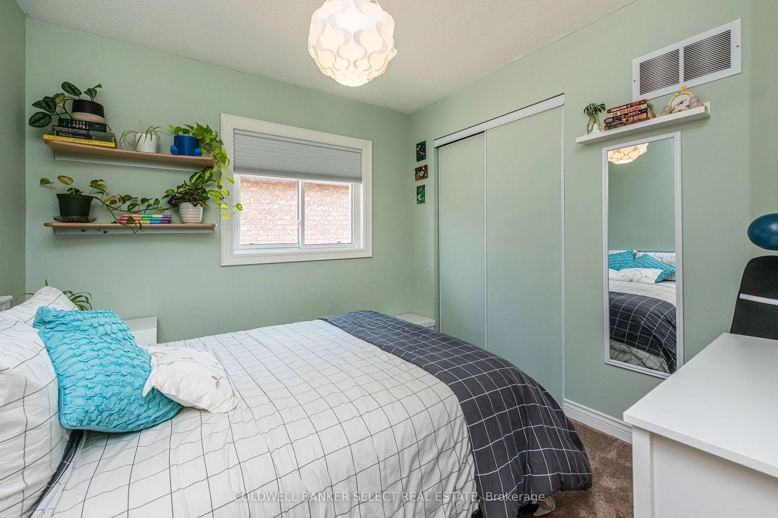 17 Saddletree Trail