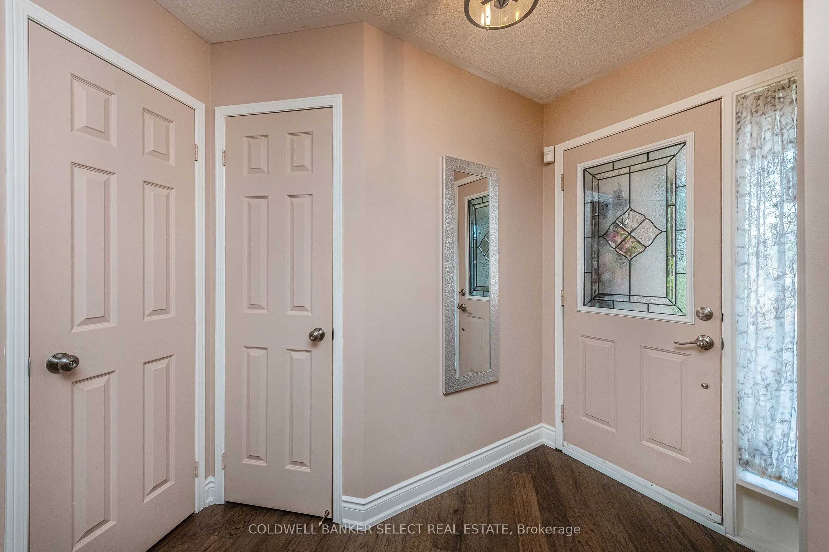 17 Saddletree Trail