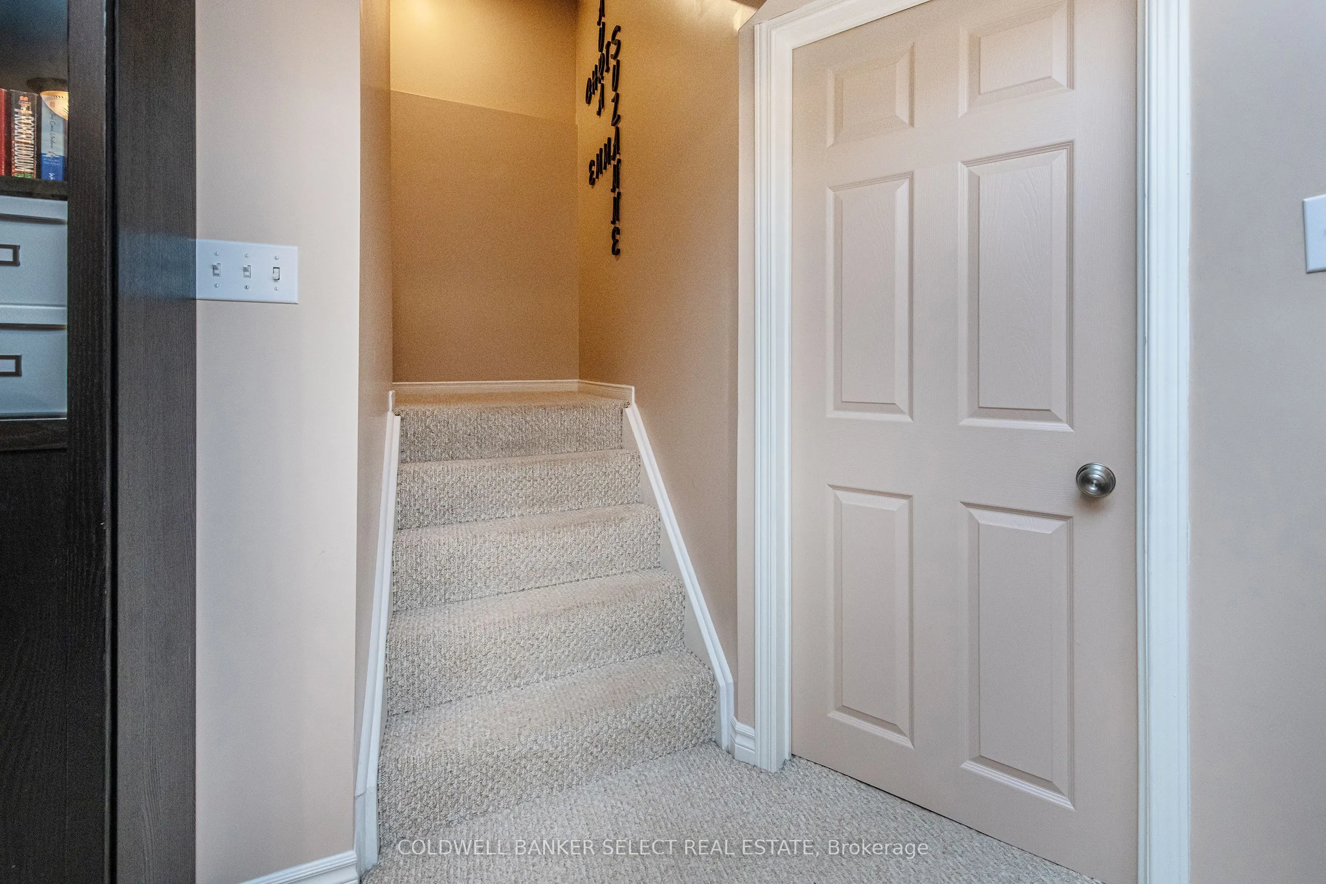 17 Saddletree Trail