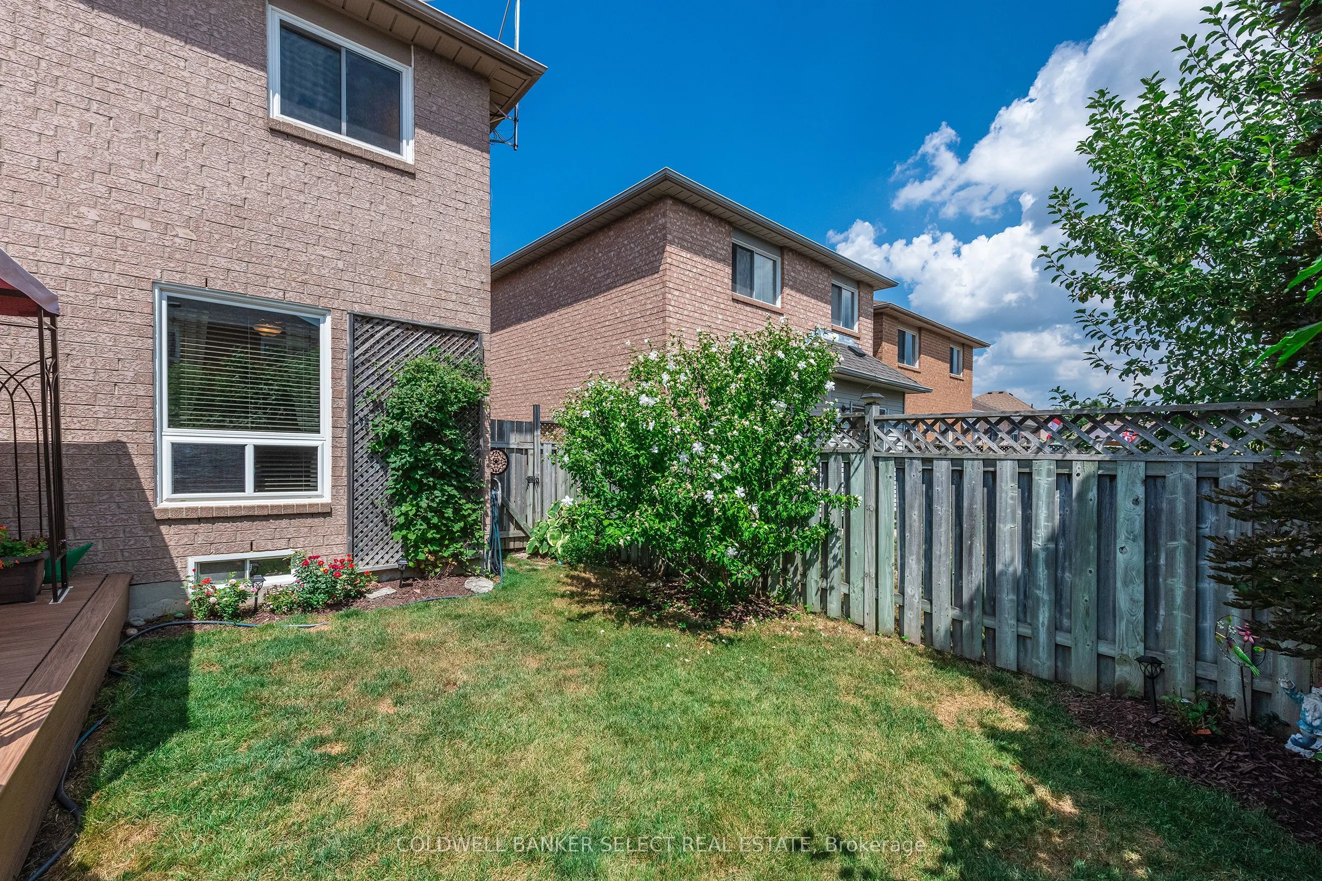 17 Saddletree Trail